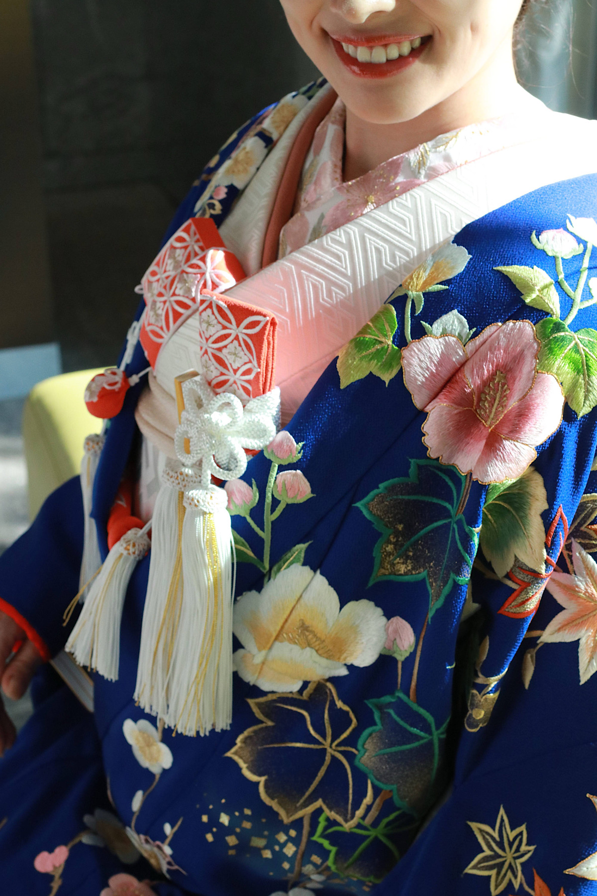 THETREATDRESSINGよりパレスホテル東京で結婚式を挙げられる花嫁へお色直しにおすすめの青色が華やかな色打掛