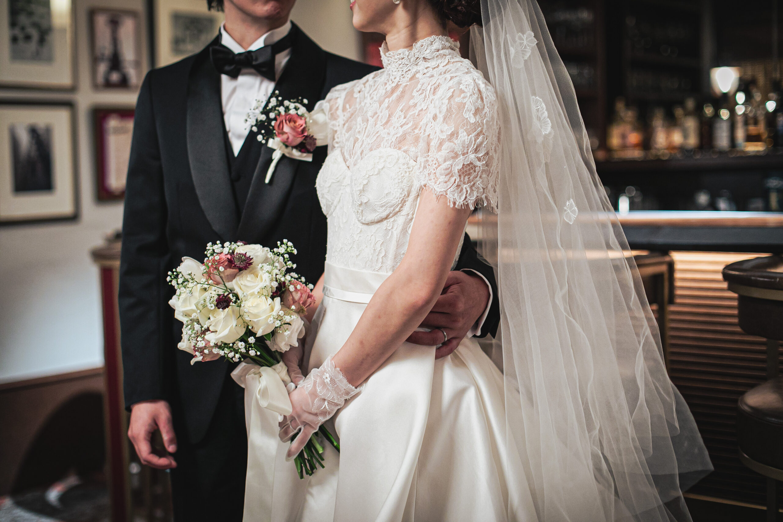 華やかな大階段が特別感を感じるアットホームな名古屋の結婚式会場、ザコンダーハウスにて結婚式を挙げられた新郎新婦様の挙式スタイルをご紹介