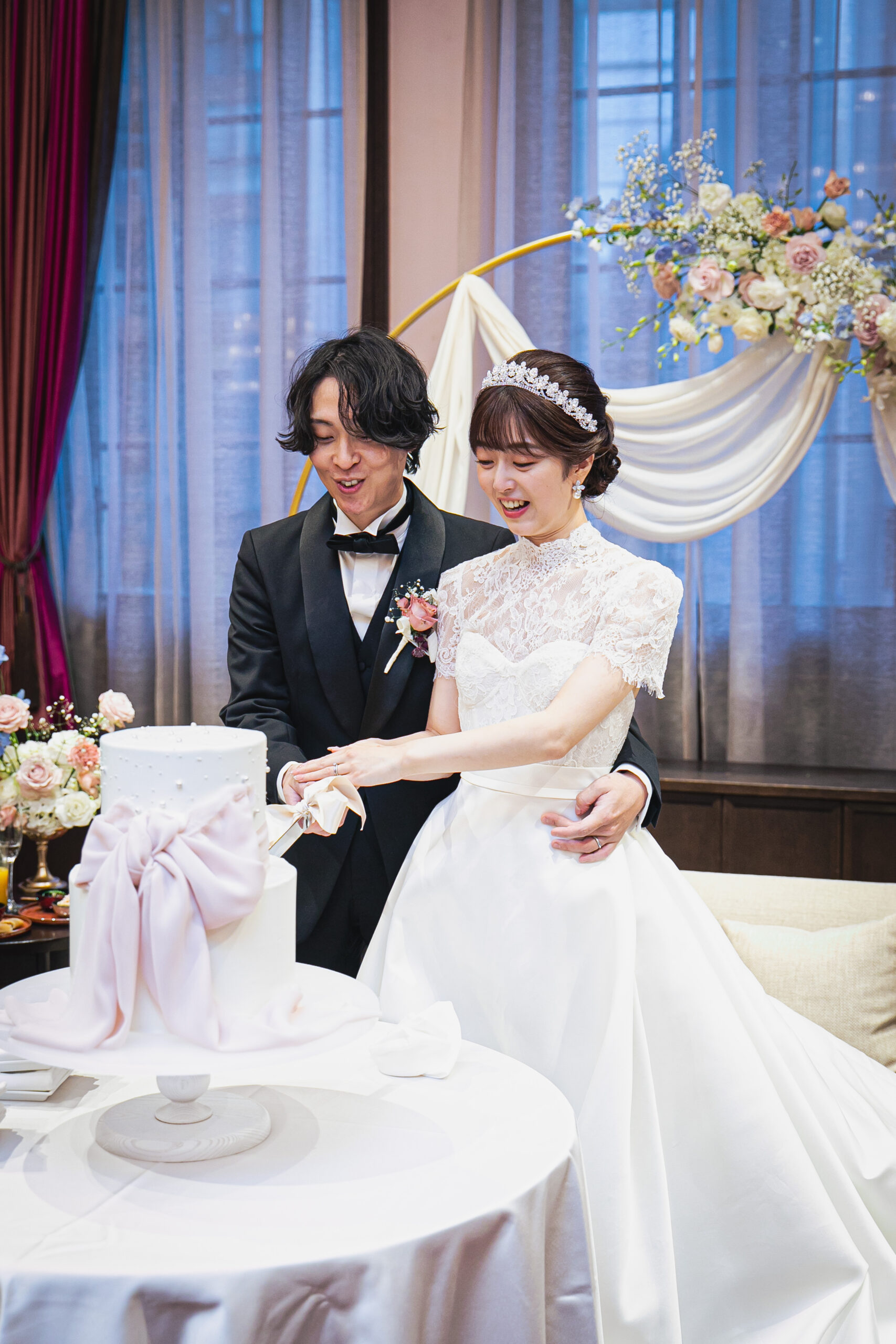 ザトリートドレッシング名古屋店で人気のマークイングラムフォーヴァレンティーニのウェディングドレスとブラックのタキシードを身に纏う、ザコンダーハウスでのパーティレポート