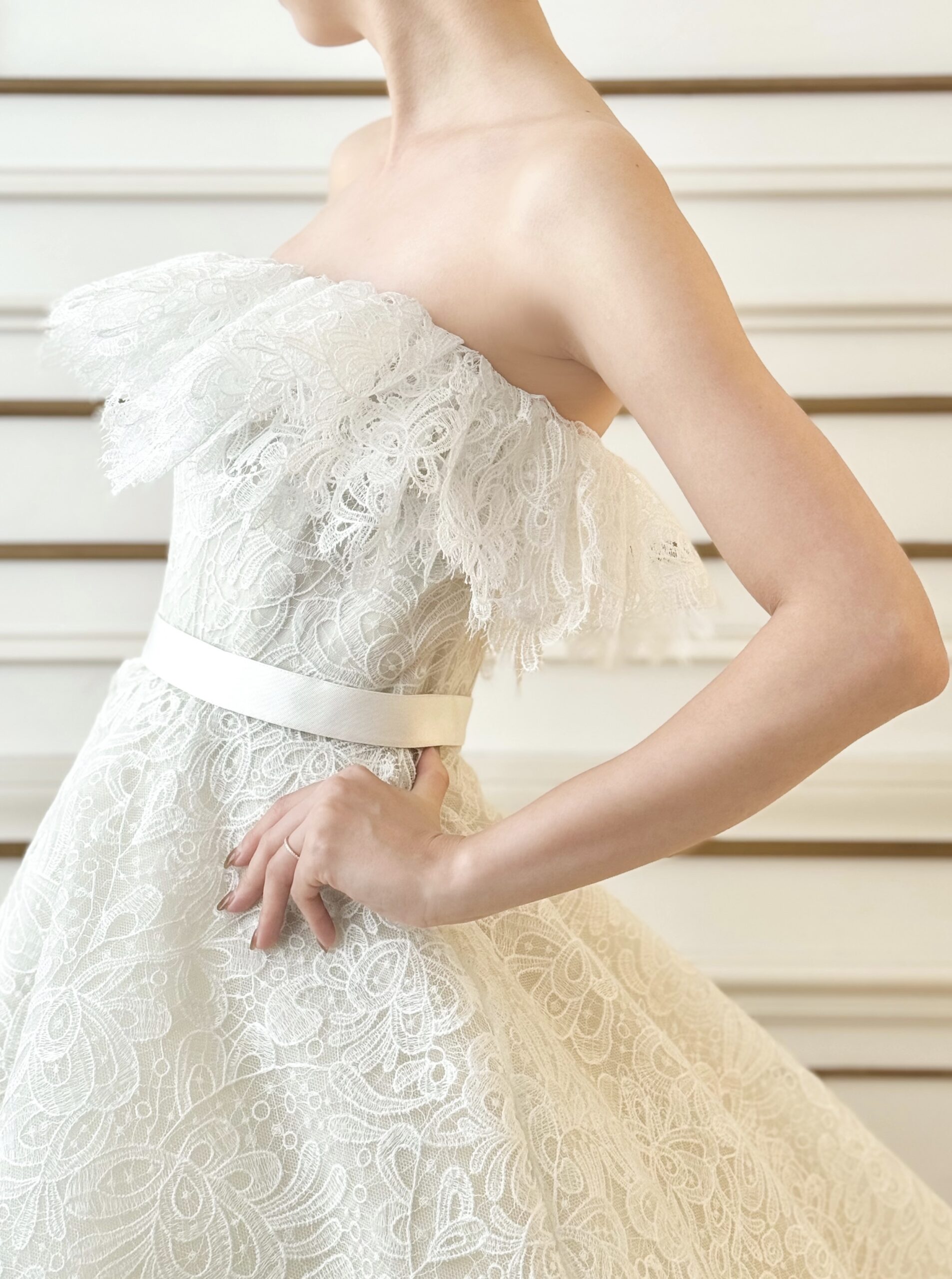 王室をはじめとし、中東の大富豪や世界中のセレブリティが愛する最高級のオートクチュールブランド、ELIE SAAB BRIDAL(エリー サーブ ブライダル)の上品で華やかな新作ウェディングドレスのご紹介