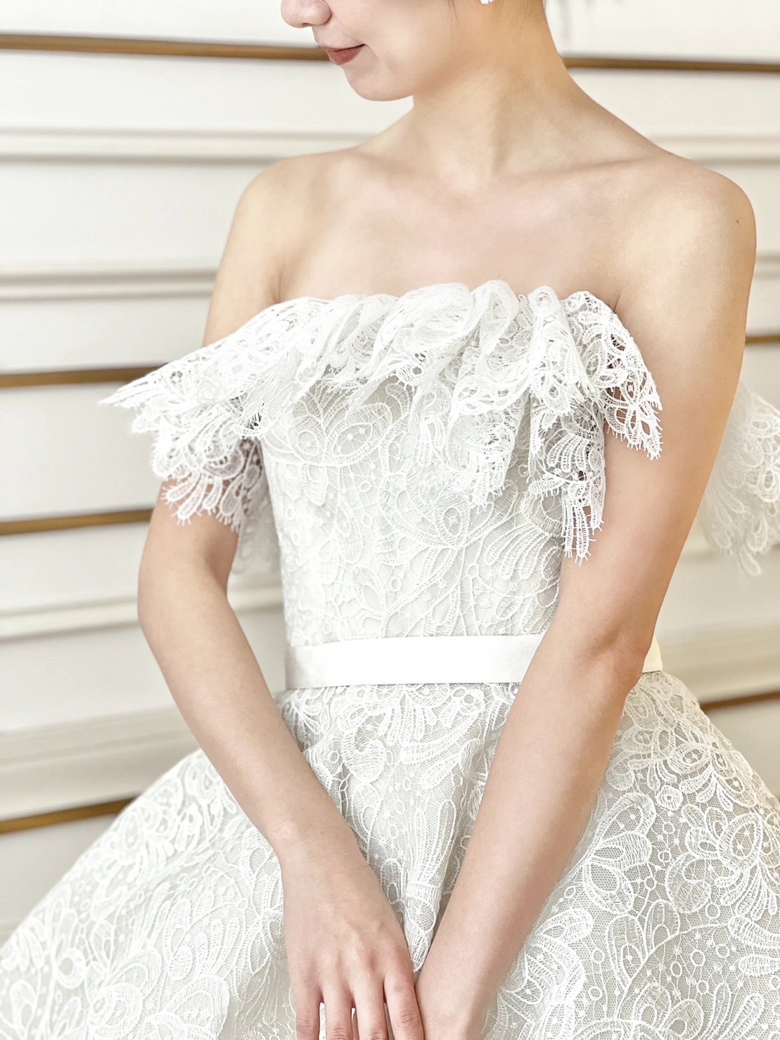 ザ トリートドレッシング名古屋店がおすすめする、マクラメレースが繊細かつ華やかなエリー サーブ ブライダルの新作ウェディングドレスのご紹介