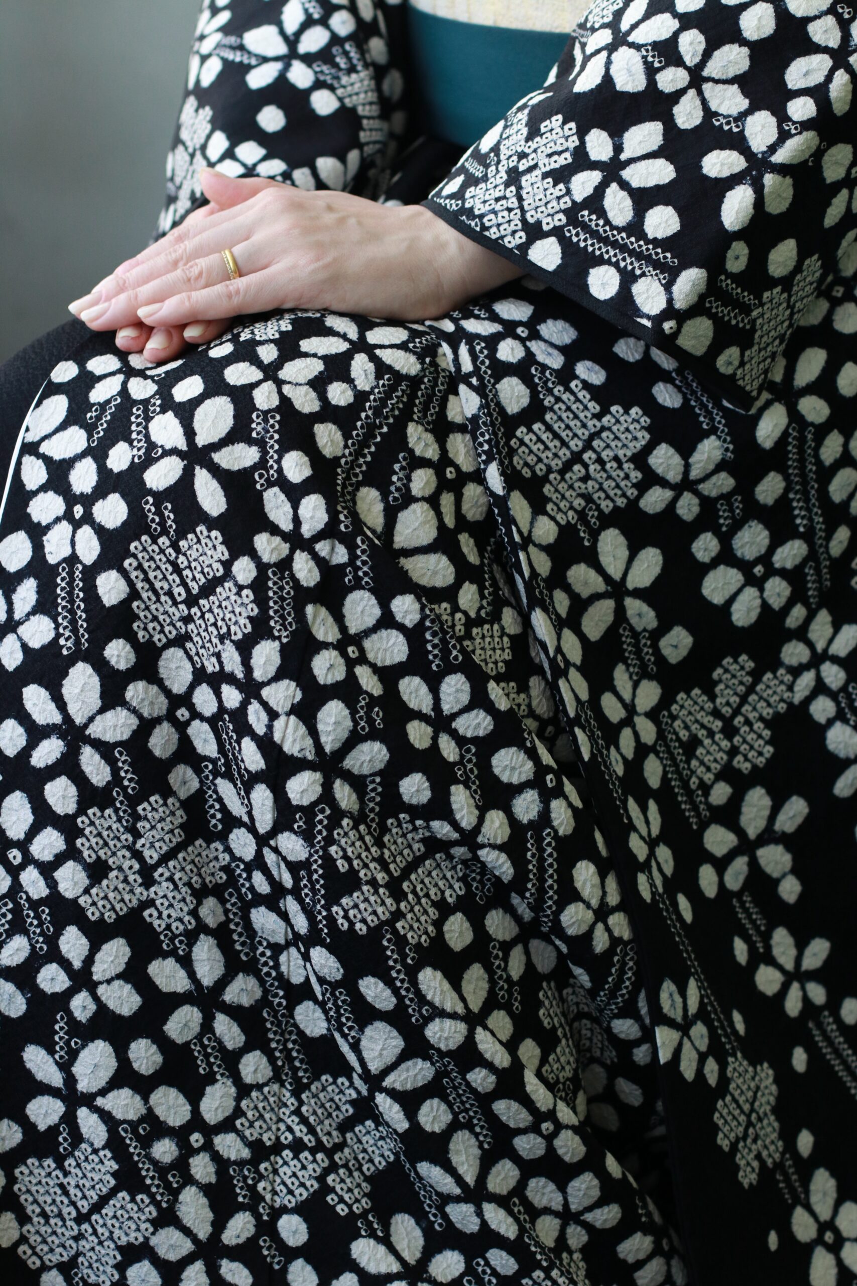 ザトリートドレッシングで取り扱っている藤娘きぬたやの新作本振袖は総絞りが美しい着物です