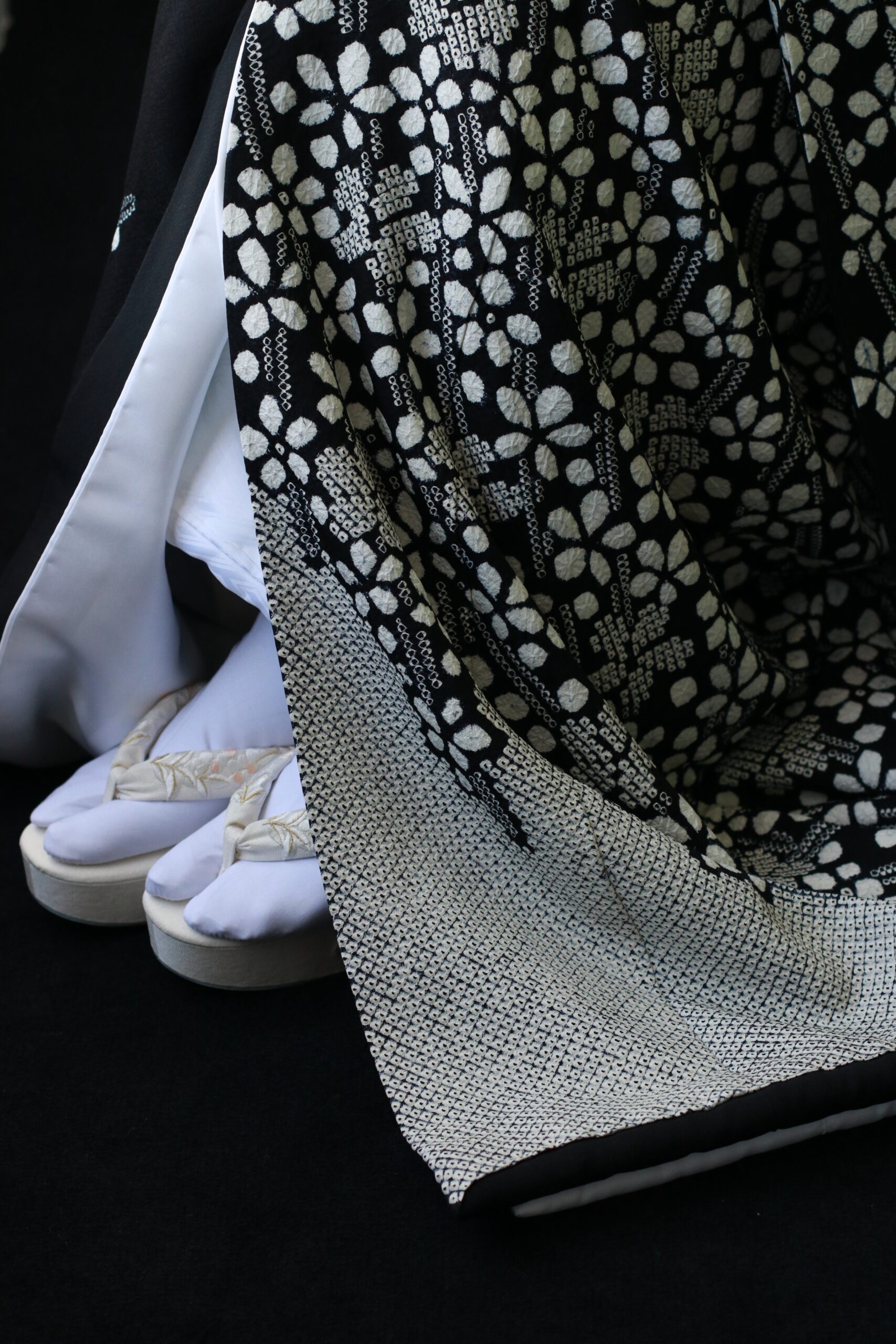 ザトリートドレッシングアディション店に入荷した藤娘きぬたやの総絞りの新作本振袖は東京エリアで結婚式を挙げられる花嫁に人気の着物です