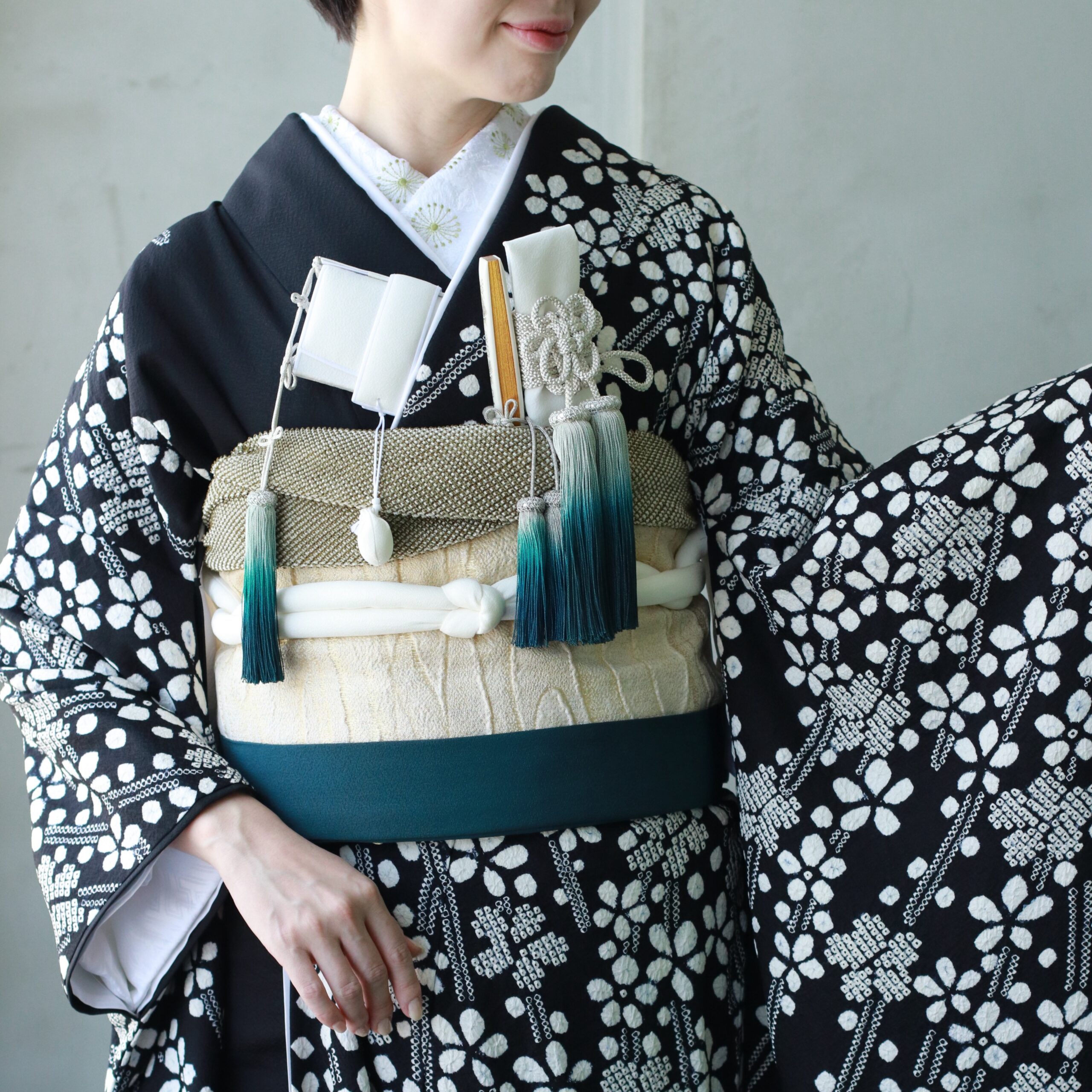 ザトリートドレッシングアディション店に入荷した藤娘きぬたやの総絞りの新作本振袖は東京エリアで結婚式を挙げられる花嫁に人気の着物です