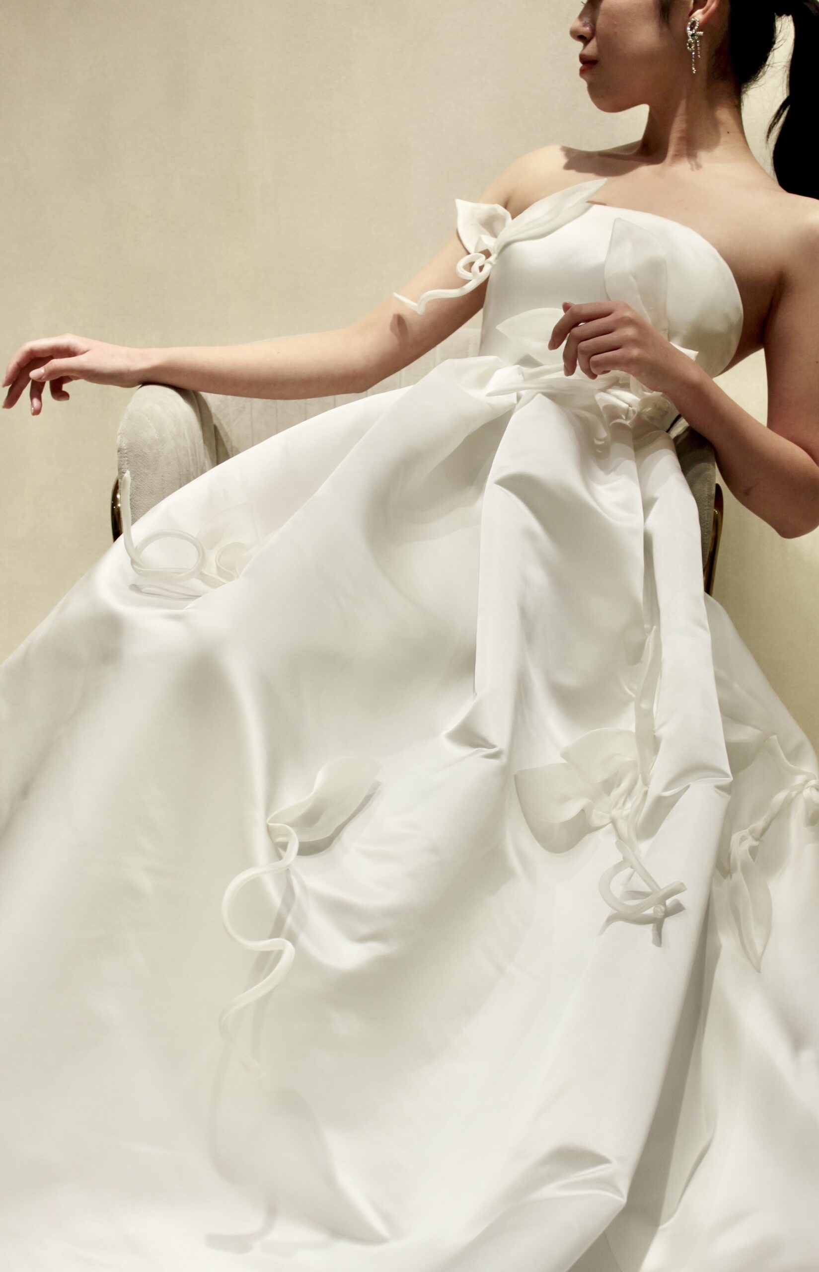 日本のおしゃれ花嫁様にお届けしたいトリートがおすすめする新作ウェディングドレスです