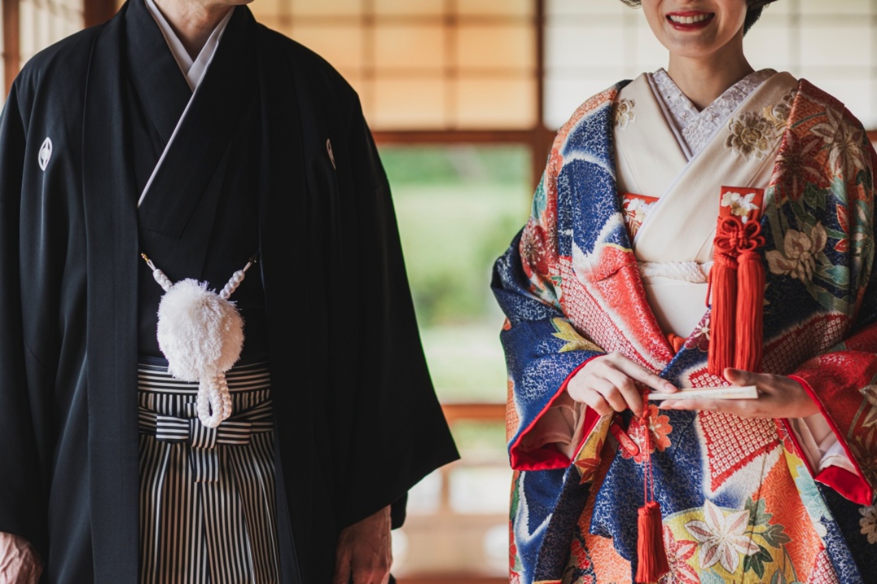 色打掛は掛下や半衿など小物のコーディネートによってご新婦様らしさを最大限表現していただけます