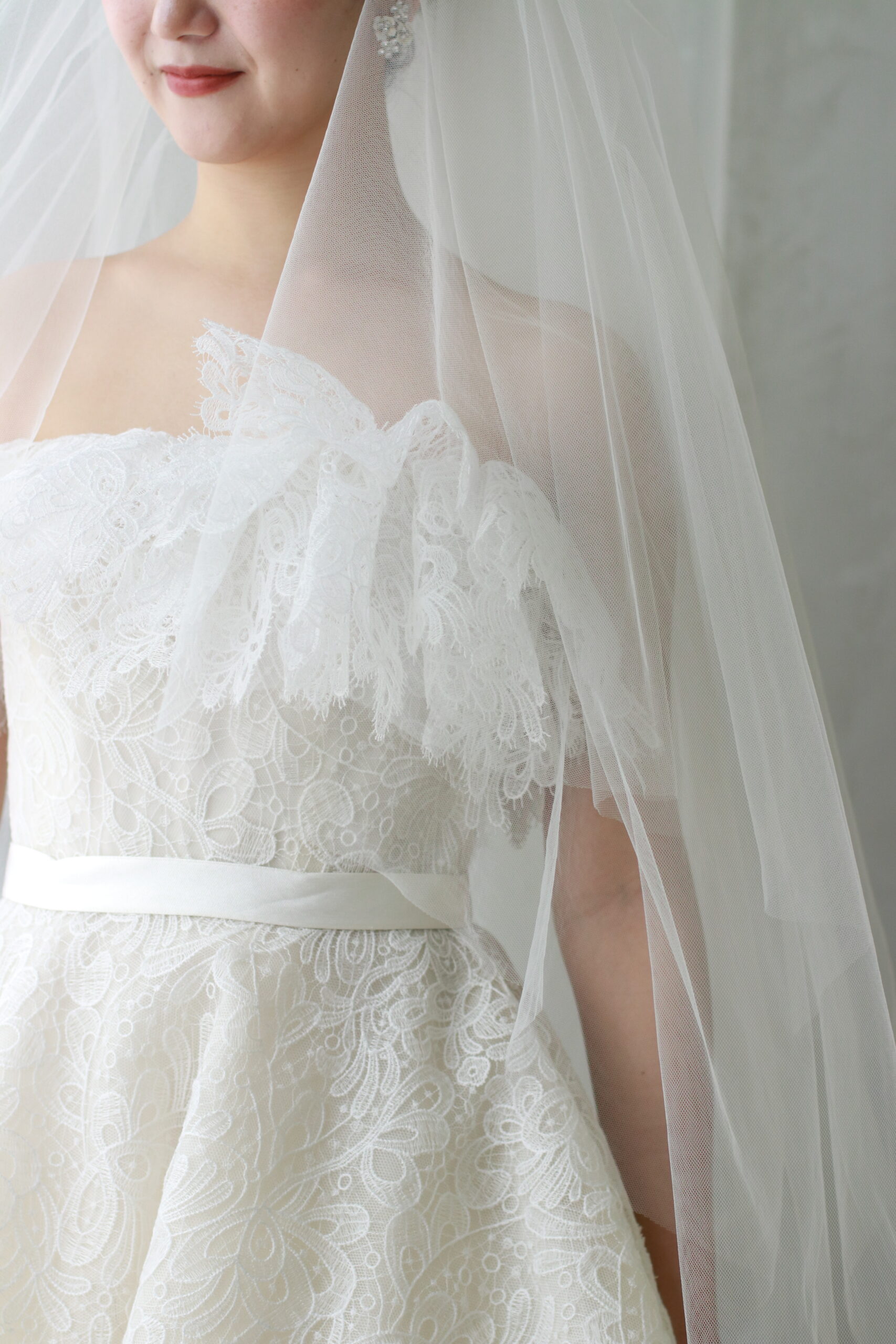 ザトリートドレッシングでお取り扱いのあるオートクチュールブランドエリーサーブの総レースプリンセスラインの本物のウェディングドレス