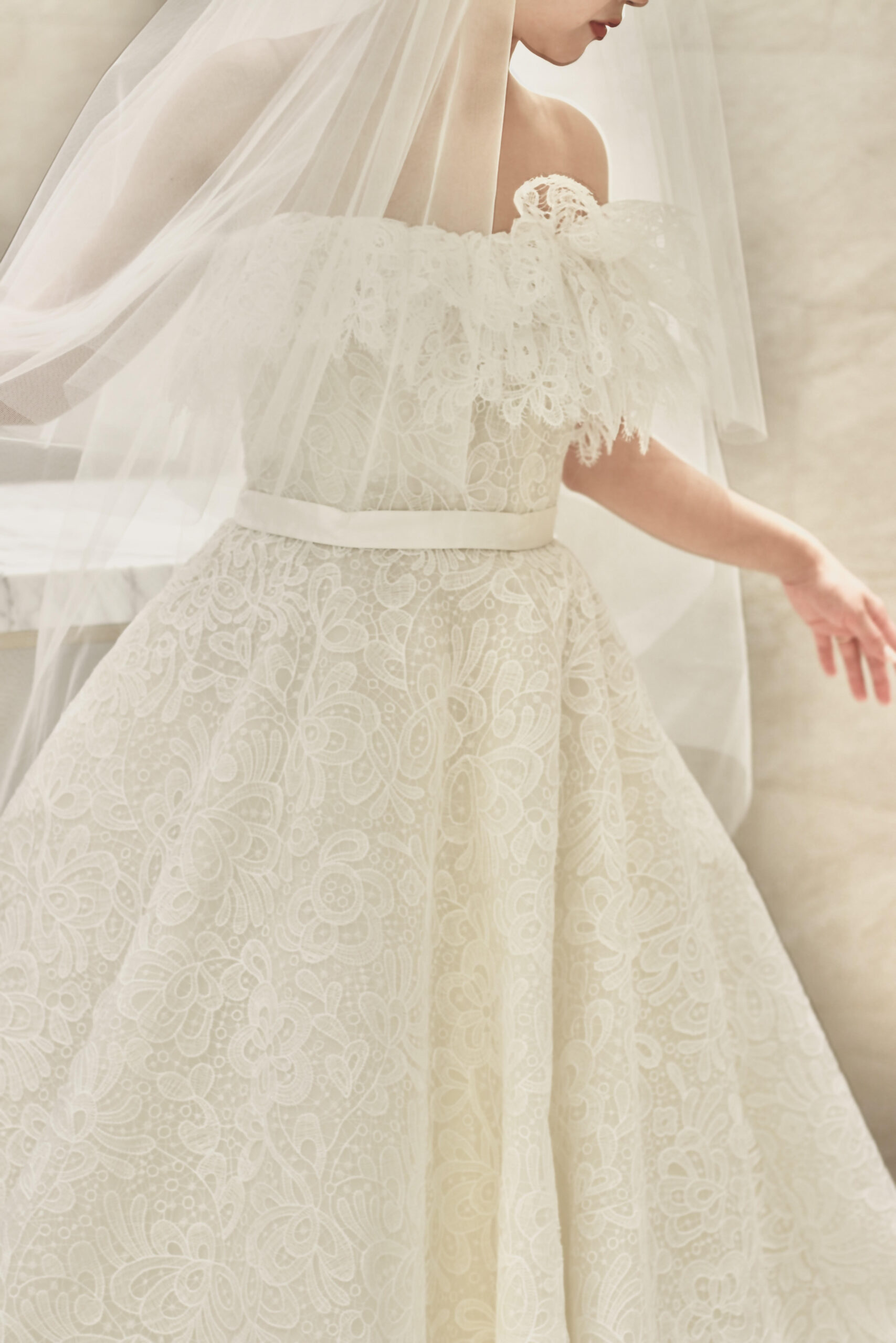 ザトリートドレッシングアディション店から東京の花嫁におすすめしたいオートクチュールブランド、エリーサーブブライダルの新作ウェディングドレス