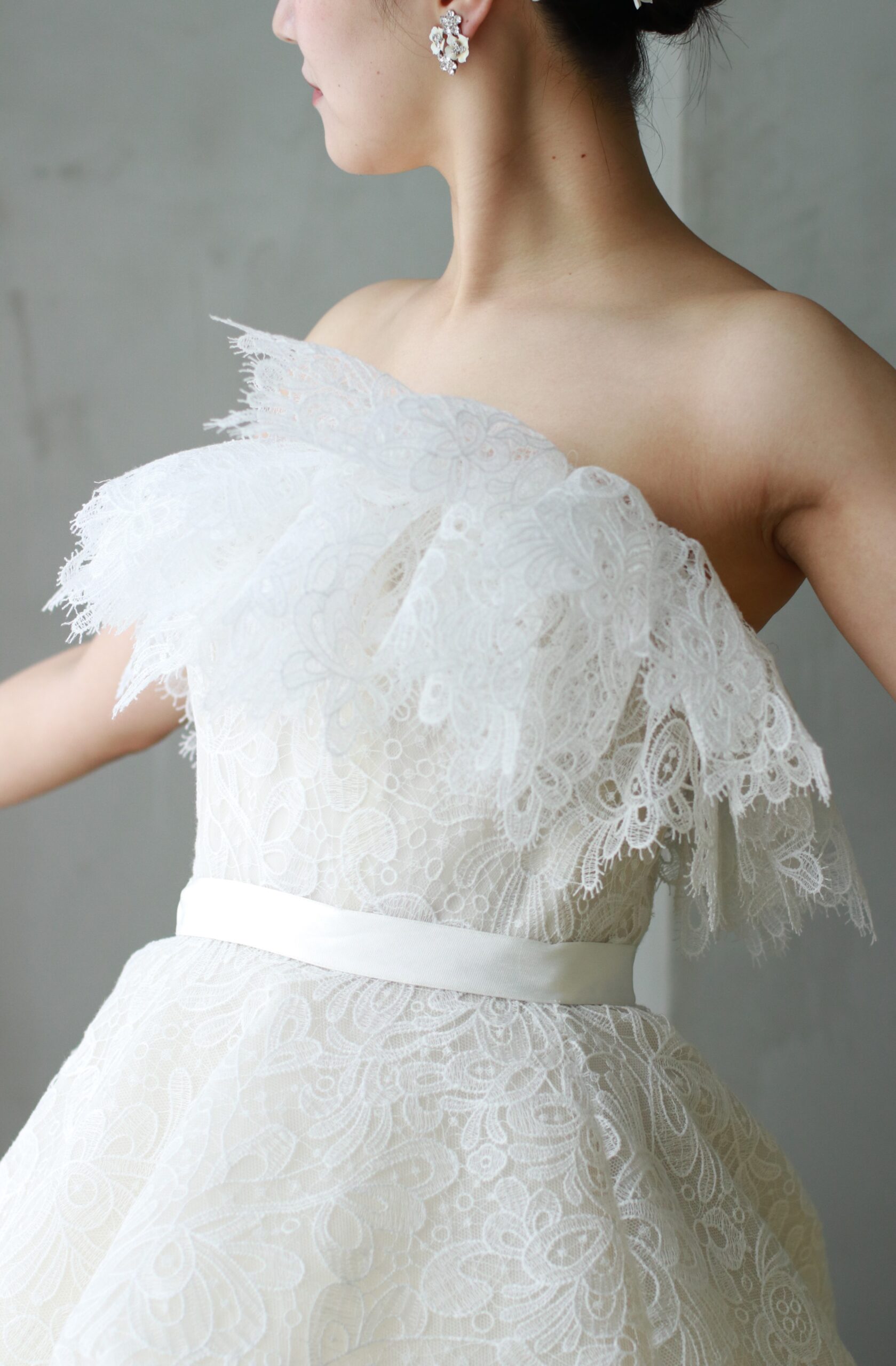 ザトリートドレッシングアディション店よりエリーサーブブライダルの総レースプリンセスラインの新作ウェディングドレスのご紹介