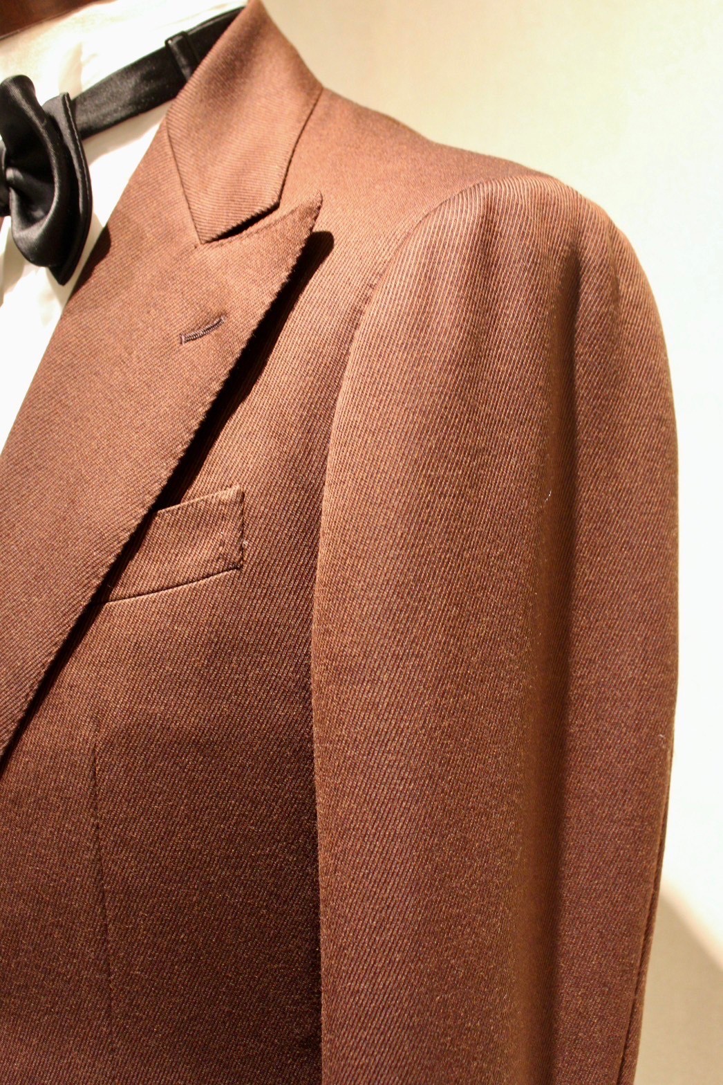 深みがあり落ち着いた印象のブラウン