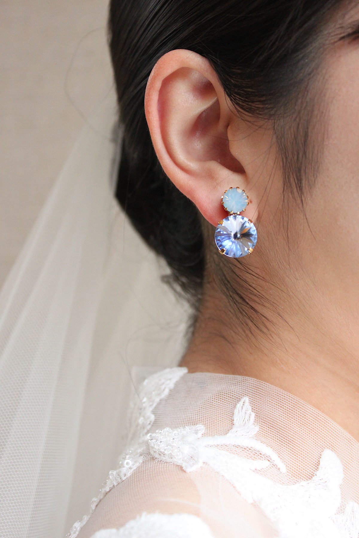 トリートドレッシングがお取り扱いするジェニファーベアの新作イヤリングでコーディネートもこだわっていただきたいです