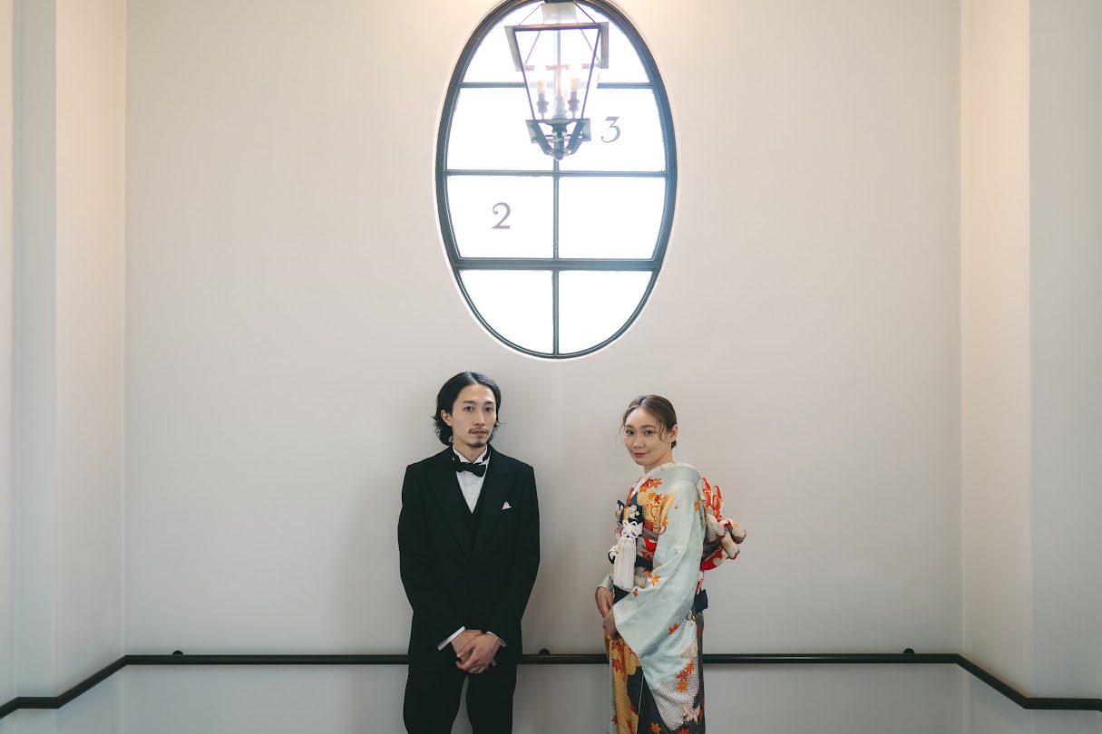 フォーチュンガーデン京都で行う前撮りのパーティーレポートのご紹介、水色とグレーの魅力あふれる本振袖と共にお楽しみください