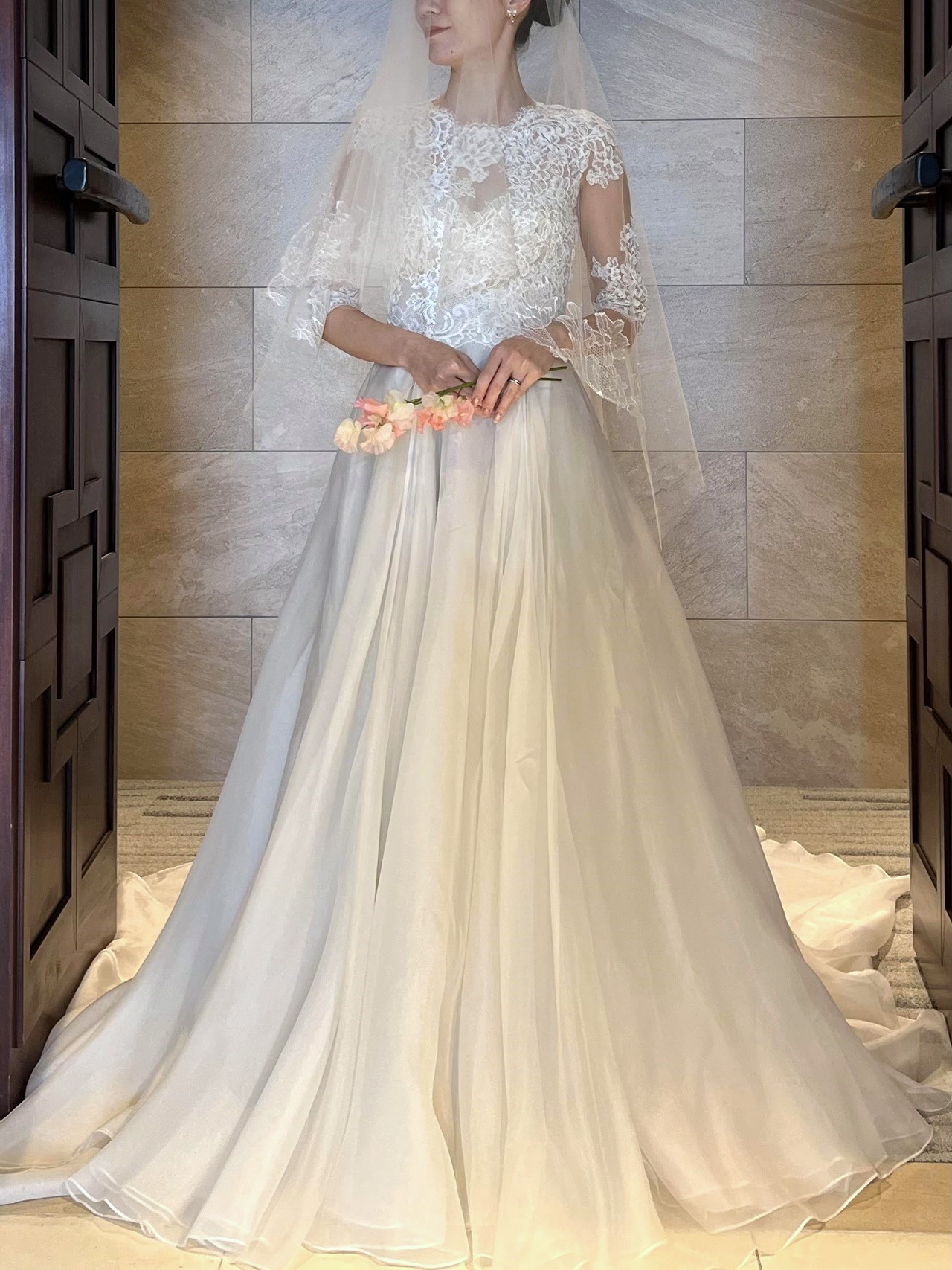 THE TREAT DRESSING福岡店よりMonique Lhuillier BLISS (モニーク ルイリエ ブリス)のオーダードレスをご紹介いたします