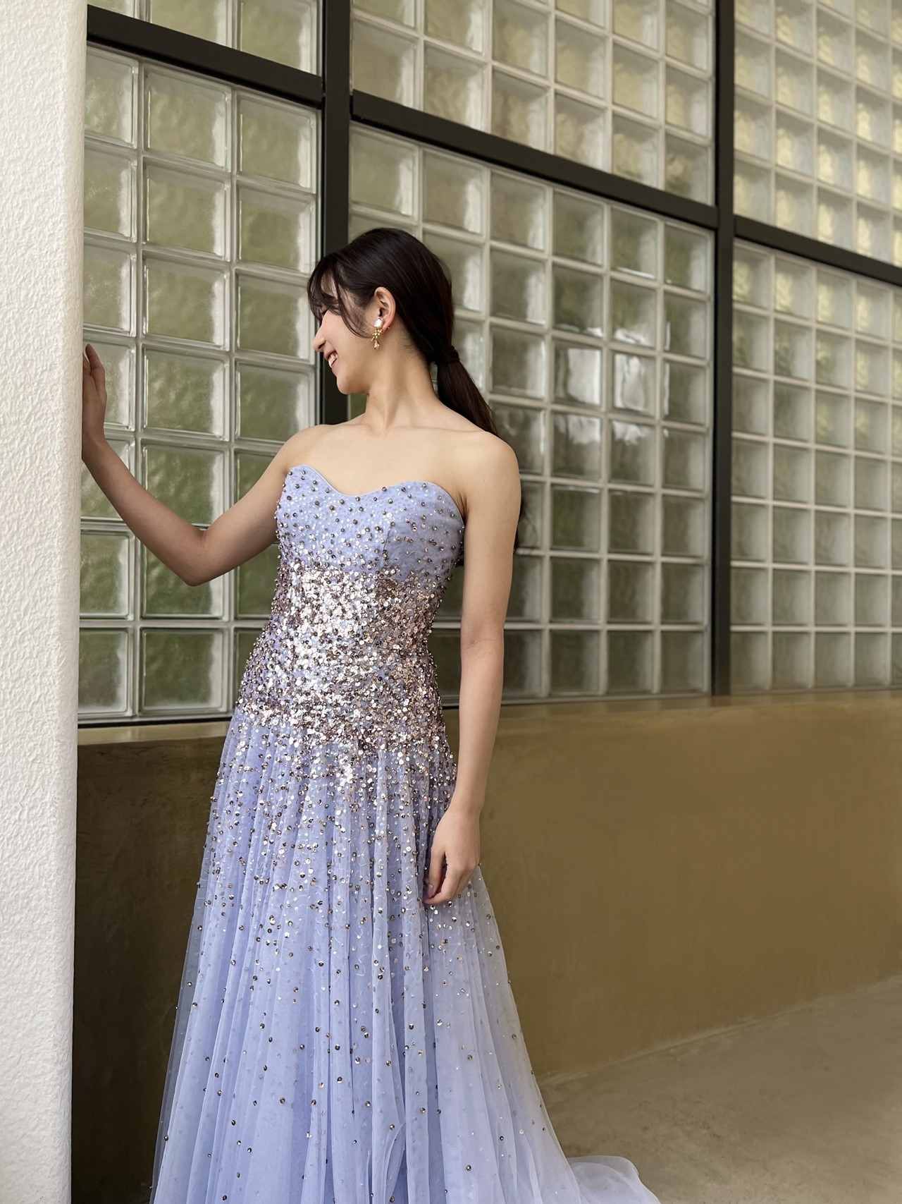 春夏に結婚式や前撮りにおすすめのカラードレスをジェニーパッカムよりご紹介いたします