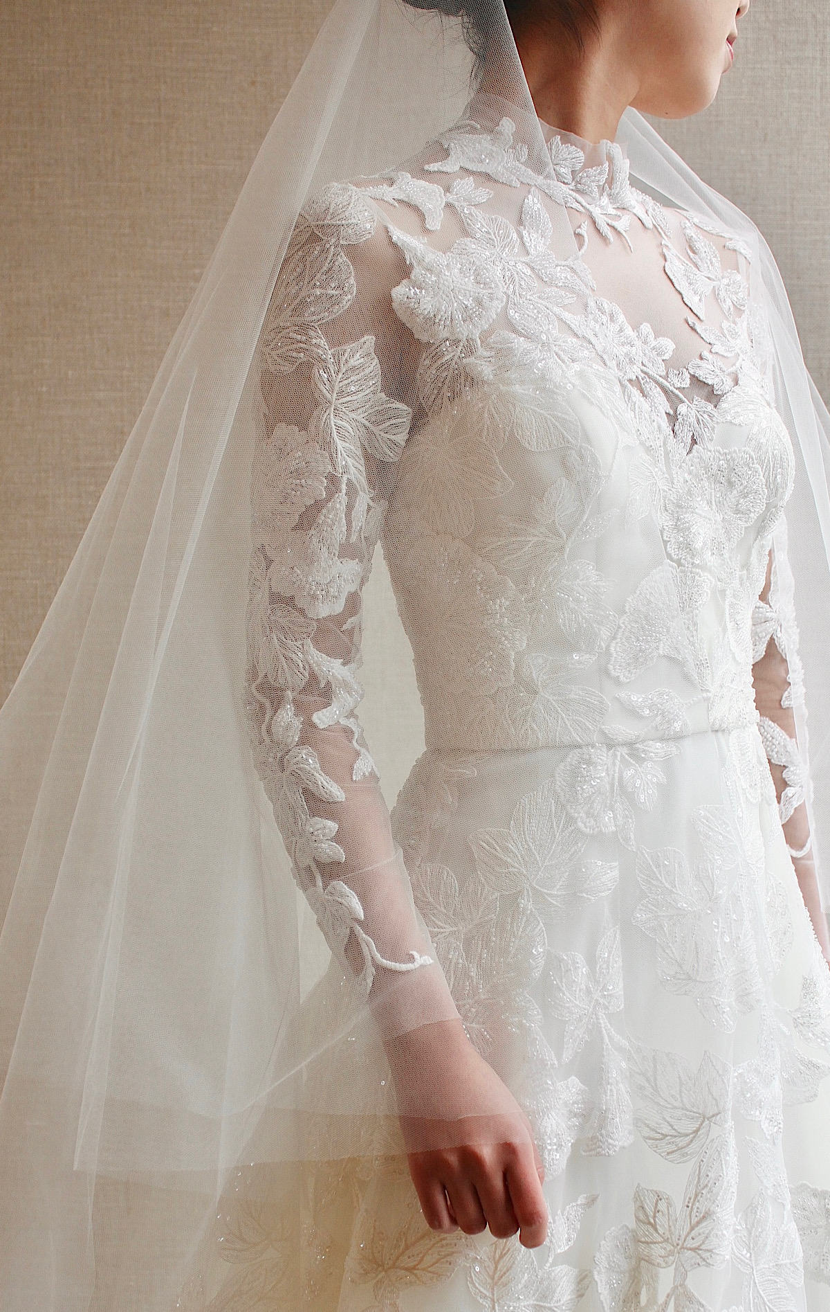 クラシックでモダンな新作ウェディングドレスはザソウドウ東山京都やフォーチューンガーデン京都の結婚式にお勧めです