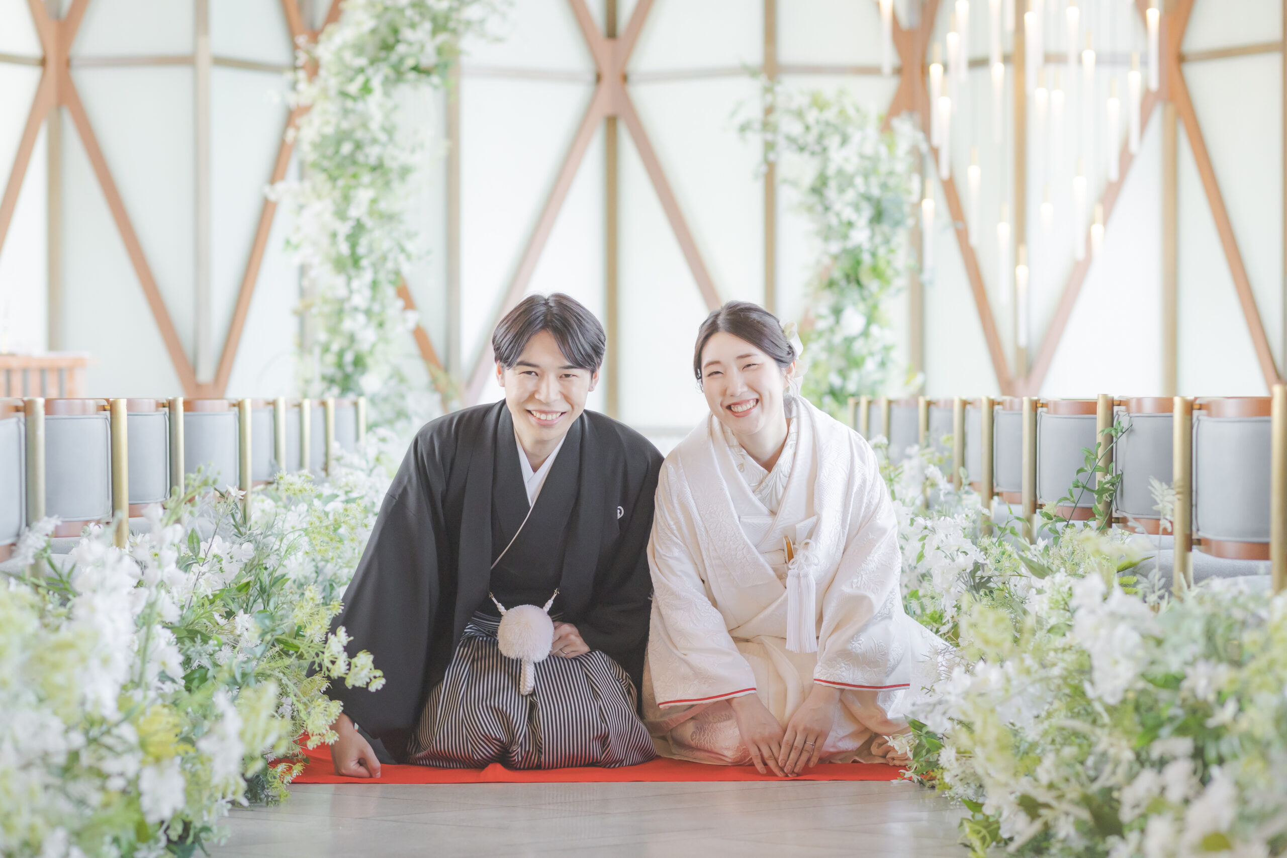 埼玉の結婚式場ザマークグランドホテルでの前撮りでは白無垢を着てお二人の自然体の笑顔を残すことができます。