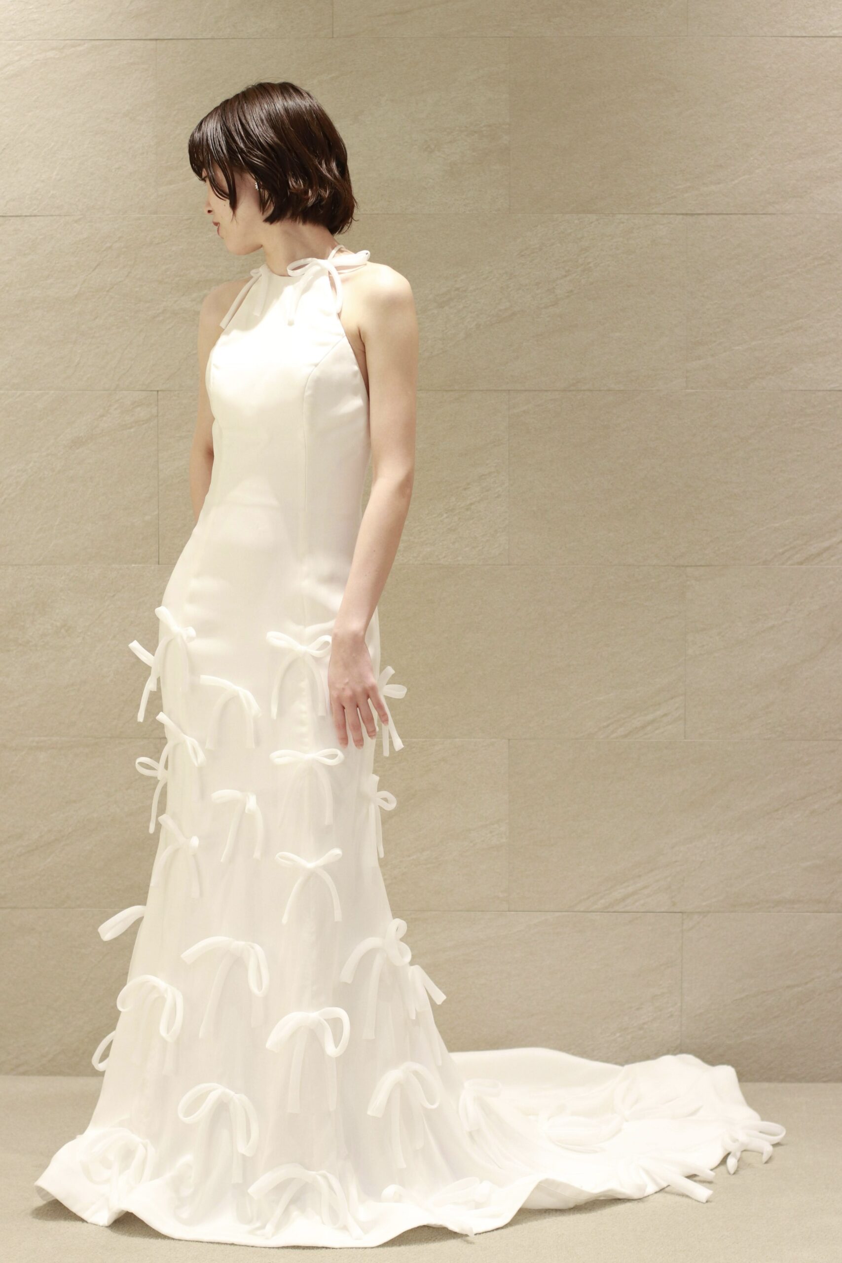 骨格ナチュラルにおすすめのVIKTOR&ROLF MARIAGE(ヴィクター アンド ロルフ マリアージュ)のマーメイドラインのシルエットが美しいアメリカンスリーブのウェディングドレス