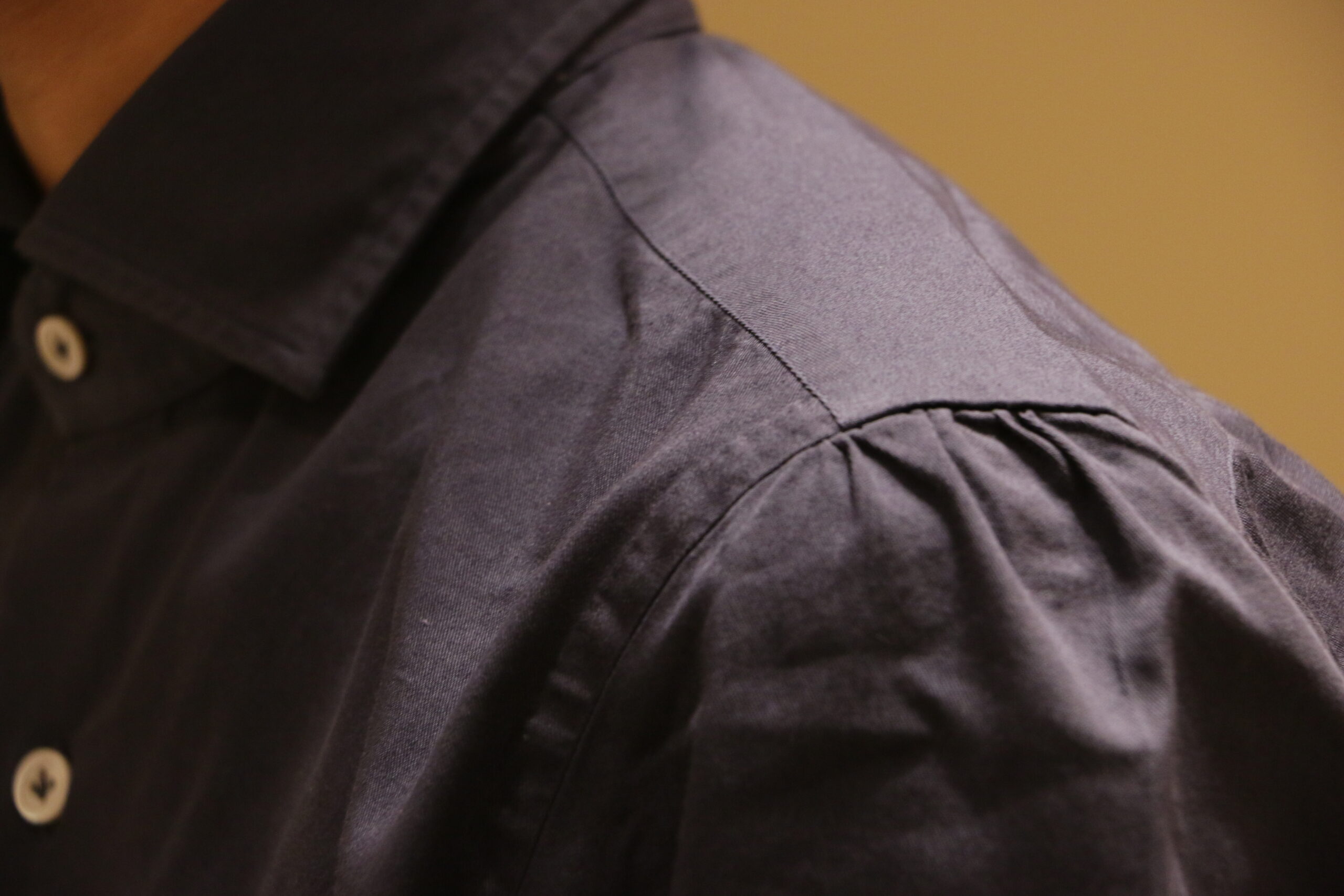 ザトリートドレッシングのトリートジェントルマンに新しく仲間入りしたマリアサタンジェロのシャツの魅力をご紹介いたします