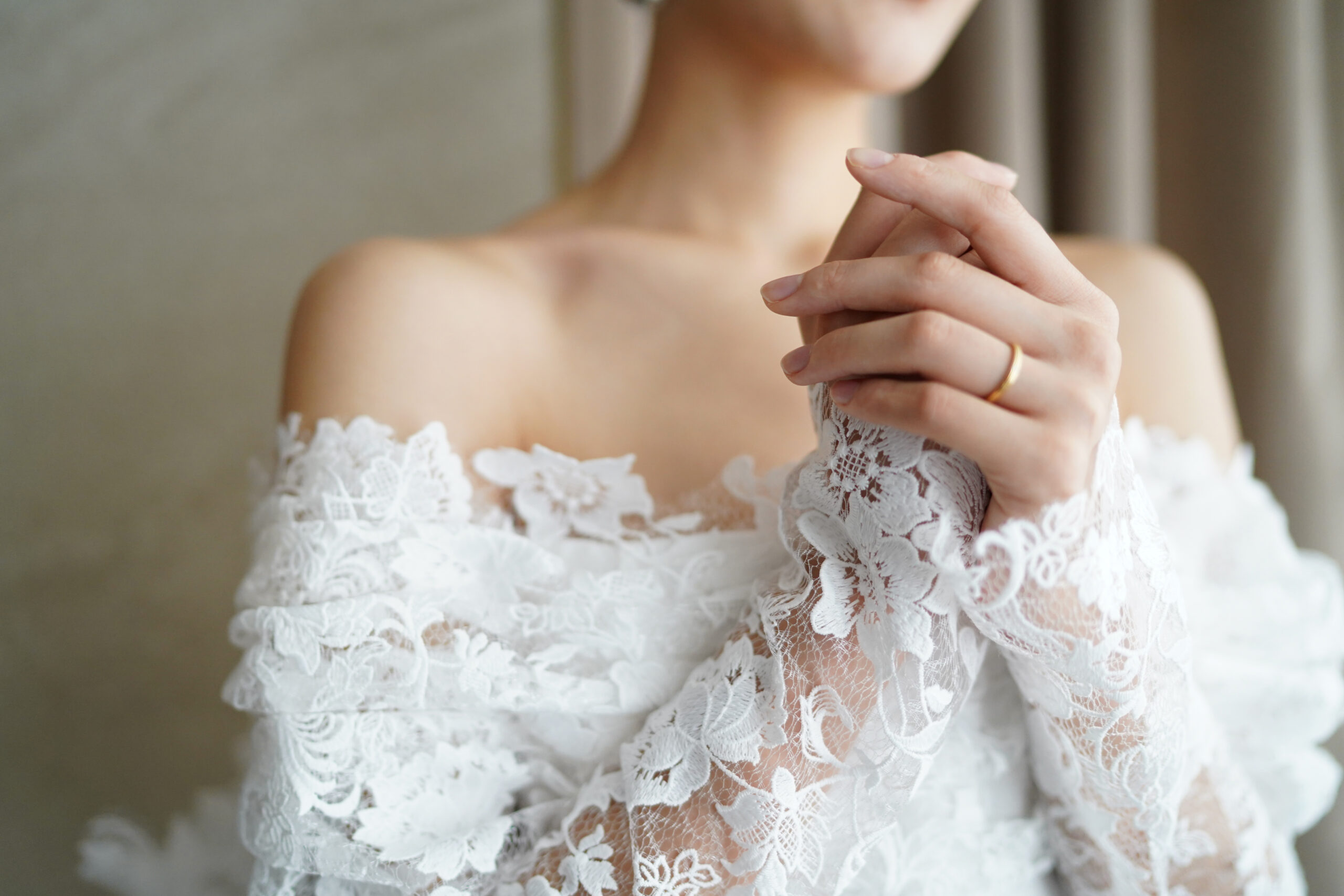 トリートドレッシングが買付けたロングスリーブのウェディングドレス