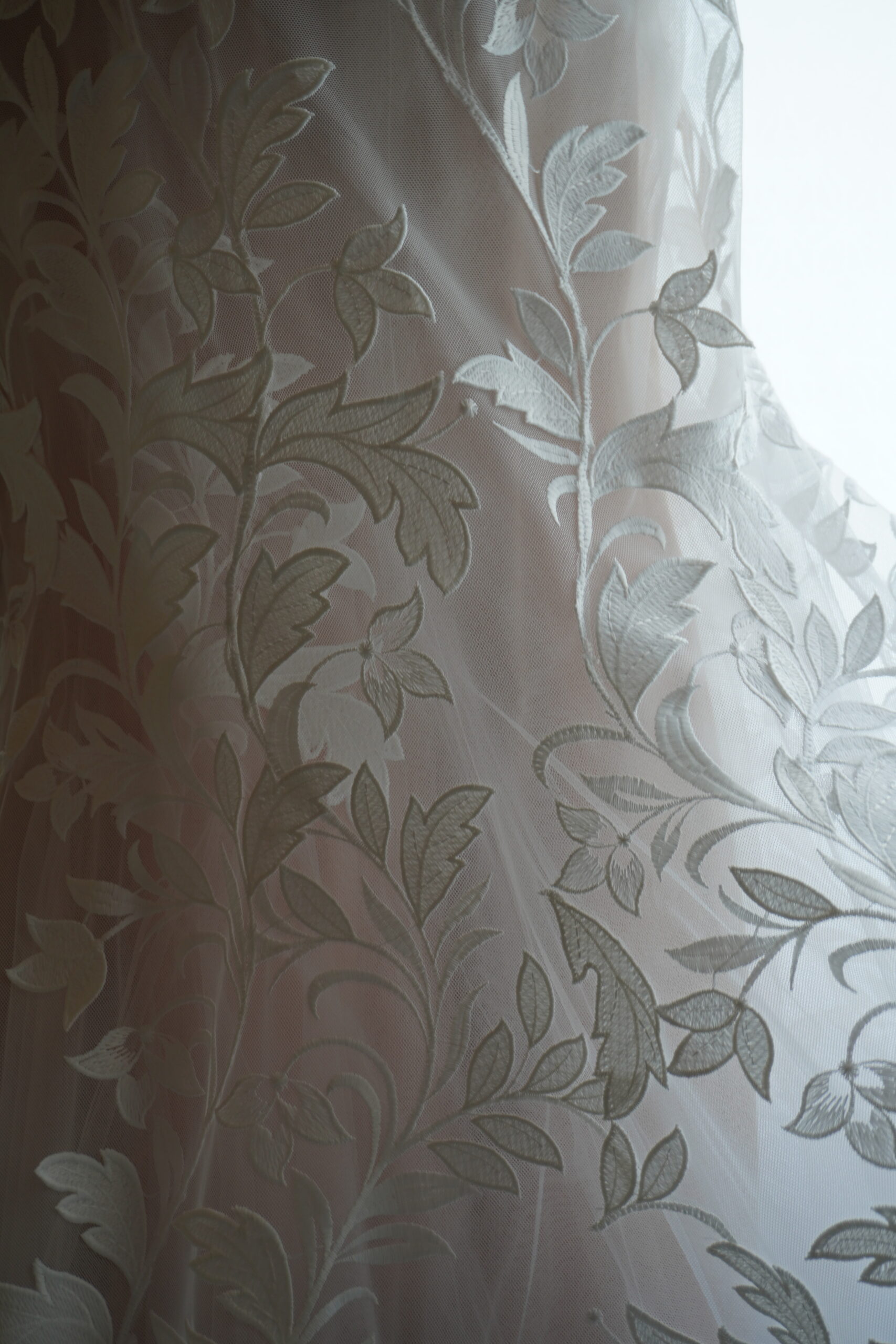 THETREATDRESSING名古屋店より、料亭河文の和の会場に映えるレースが美しい新作ウェディングドレスをご紹介いたします