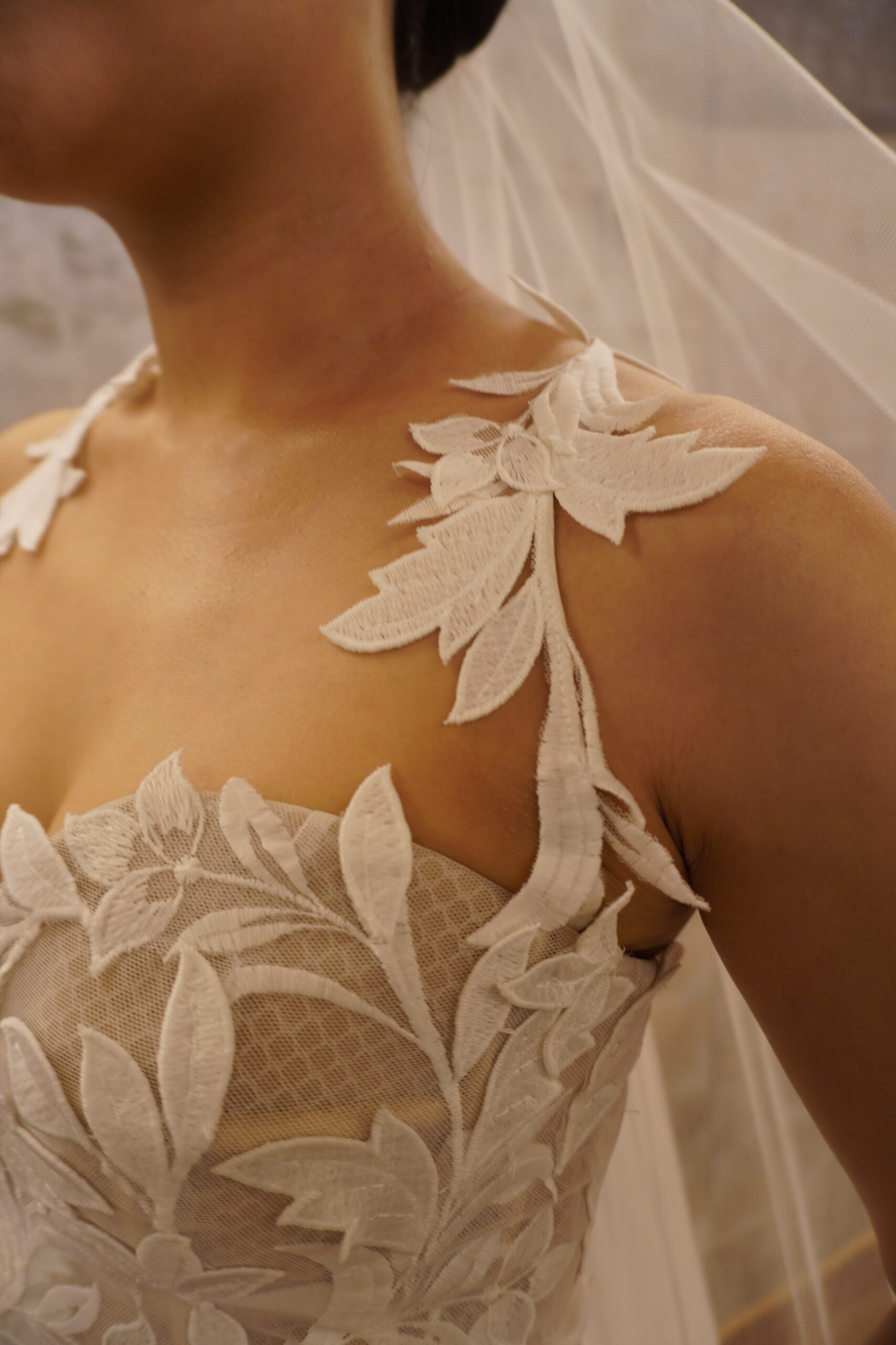 東海エリアの花嫁におすすめしたい、料亭河文に映えるレースの透け感が美しい新作ウェディングドレスをTHE TREAT DRESSING名古屋店よりご紹介いたします。