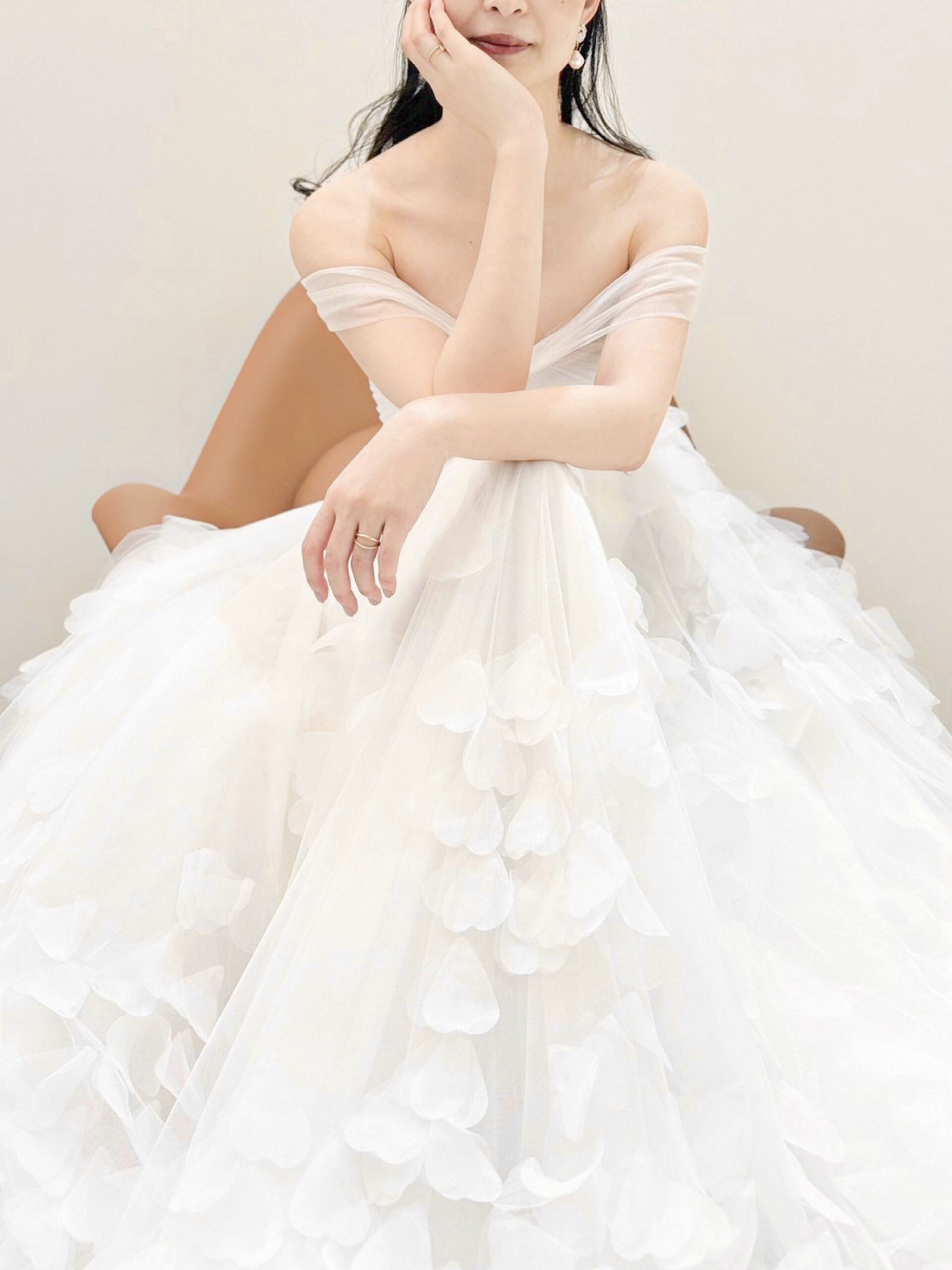 トリートドレッシング 神戸店で人気の秋冬婚にもおすすめのリズマルチネスの新作ウェディングドレス