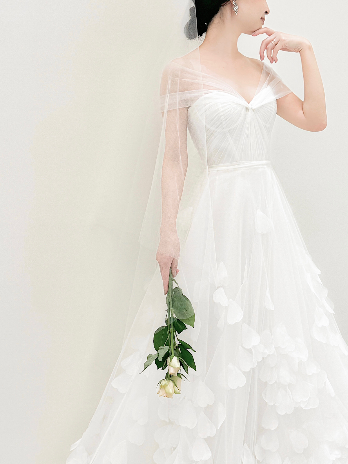 トリートドレッシングで人気のAラインのチュールボリュームウェディングドレスはホテル婚にオススメ