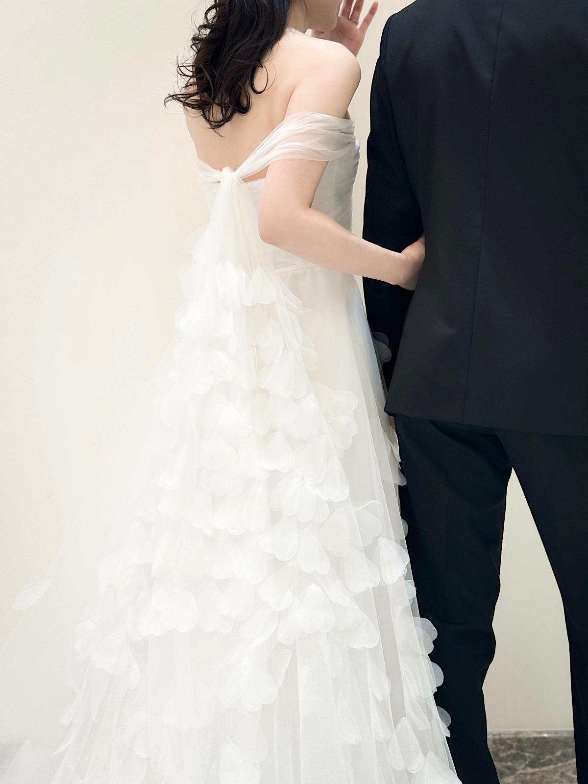 オリエンタルホテル神戸にオススメしたい大人可愛いチュールのウェディングドレス