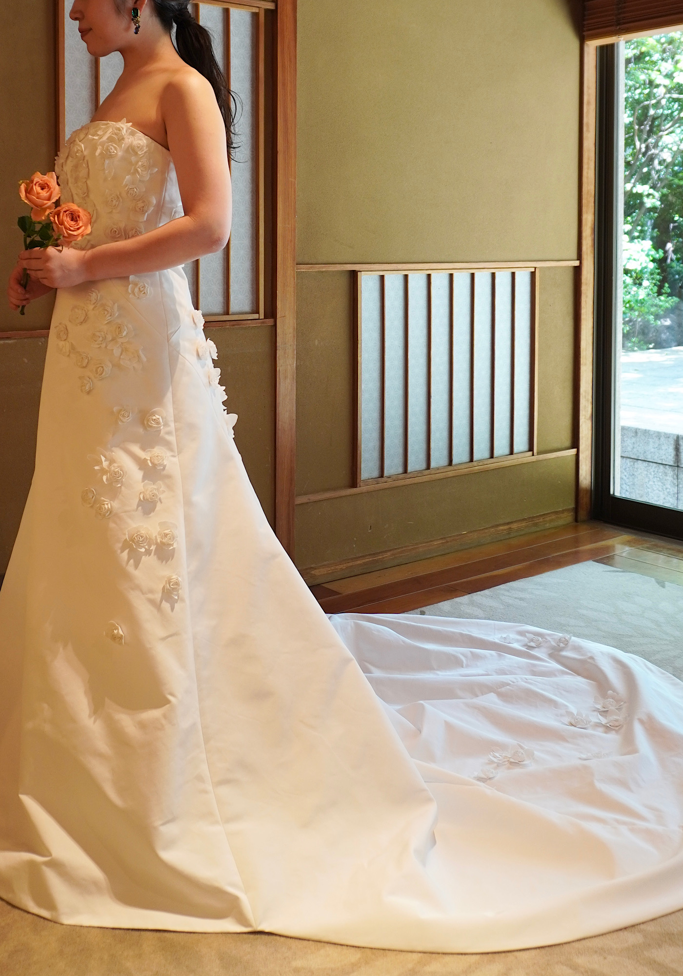 THETREATDRESSINGがお色直しにおすすめする、インポートウェディングドレスのLelaRoseシルクファイユのAラインのドレスのご紹介