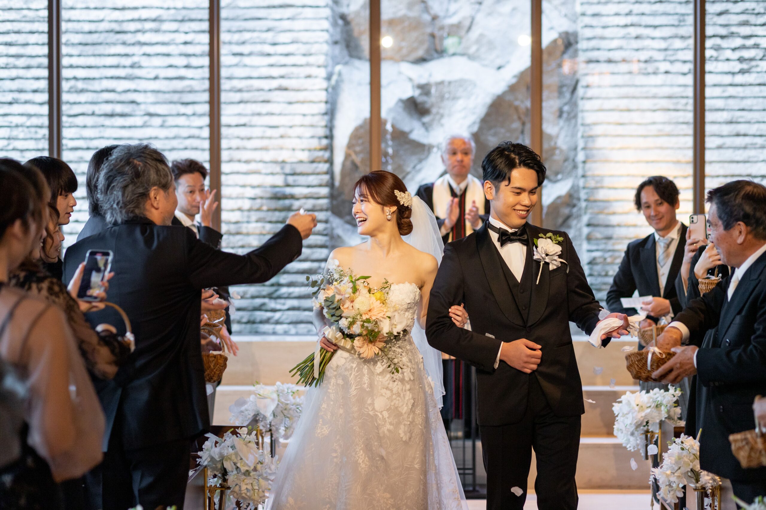 神戸で人気の結婚式場オリエンタルホテル神戸でトリートドレッシングの新作ウェディングドレスを上質におしゃれに着こなして