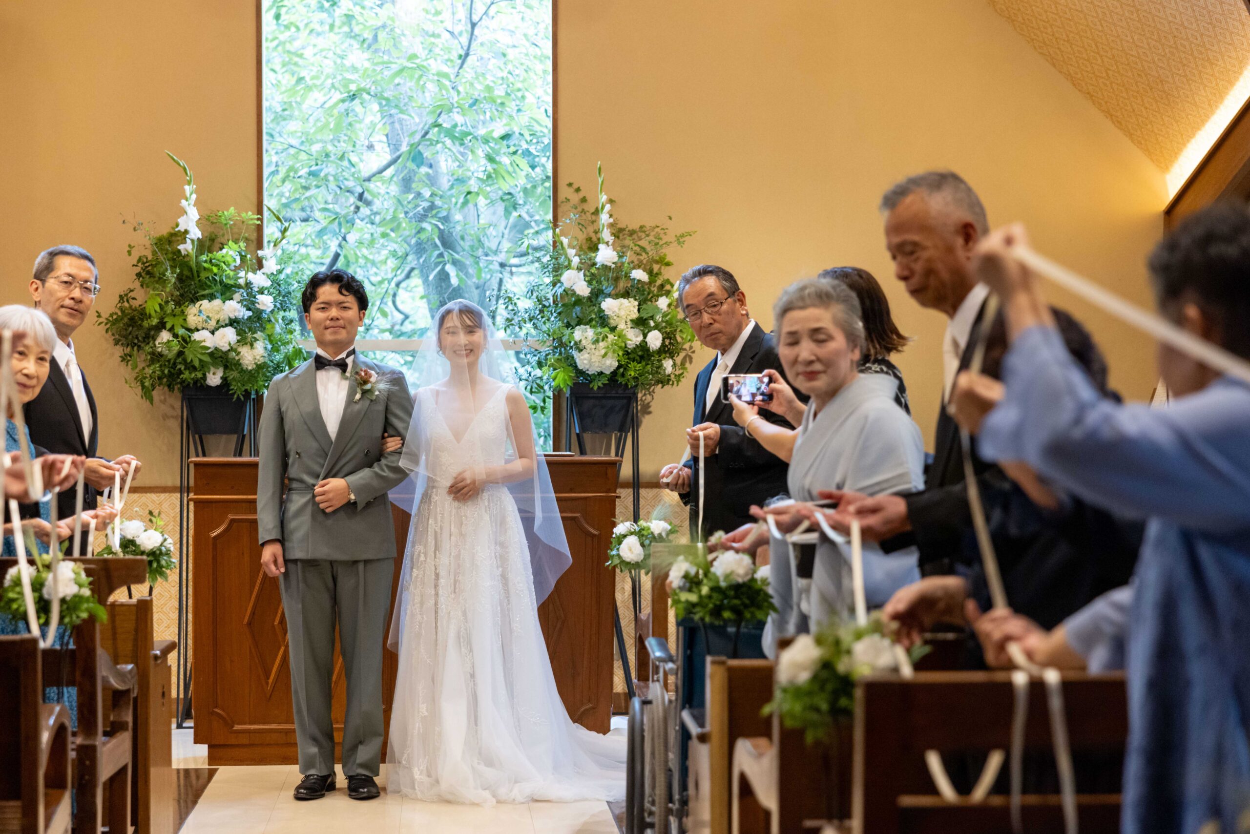 ザガーデンプレイス蘇州園の挙式風景を彩る提携ドレスショップのトリートドレッシングの衣装