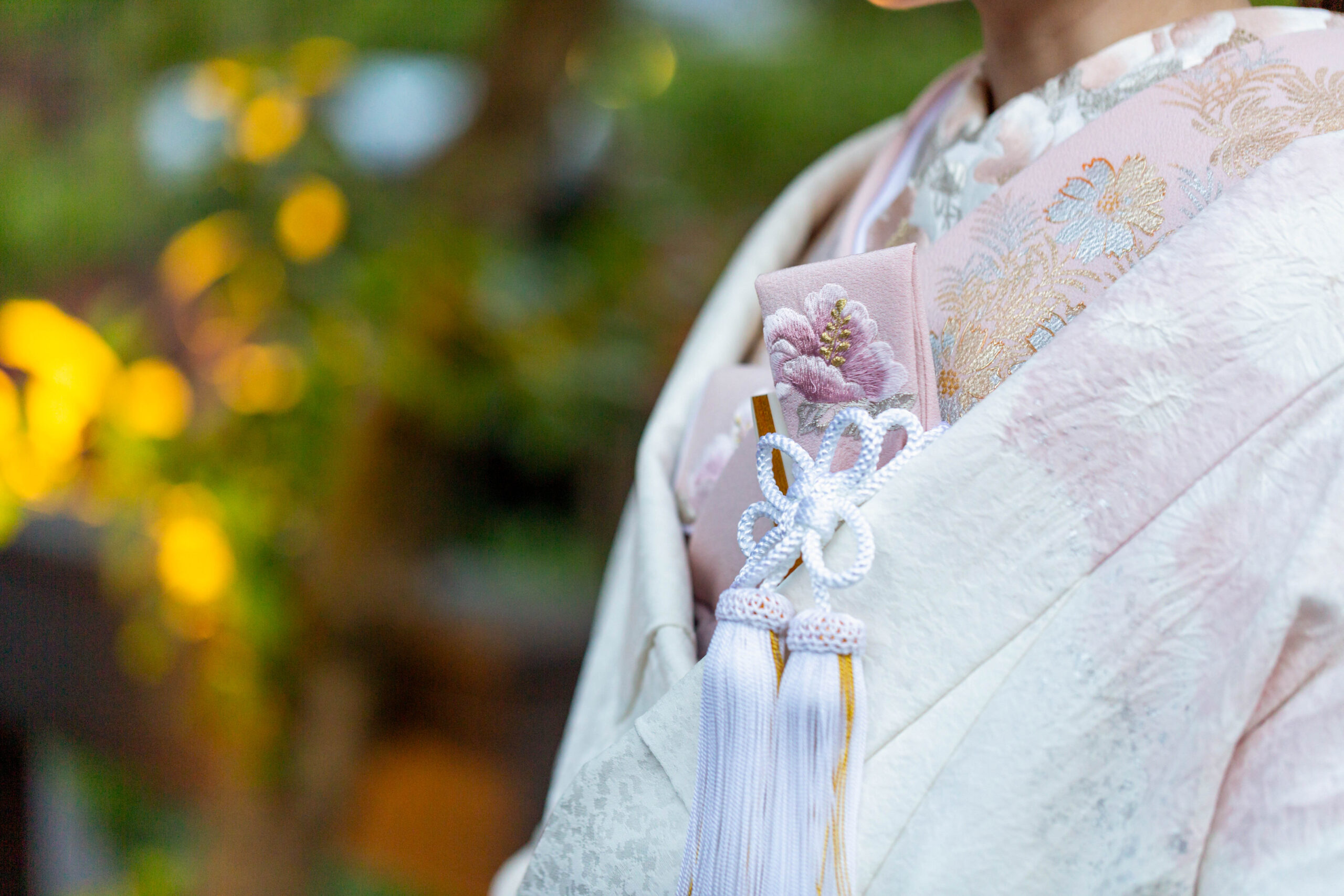 トリートドレッシング神戸でご提案するピンクの色掛下をあわせた白無垢のおしゃれなコーディネート