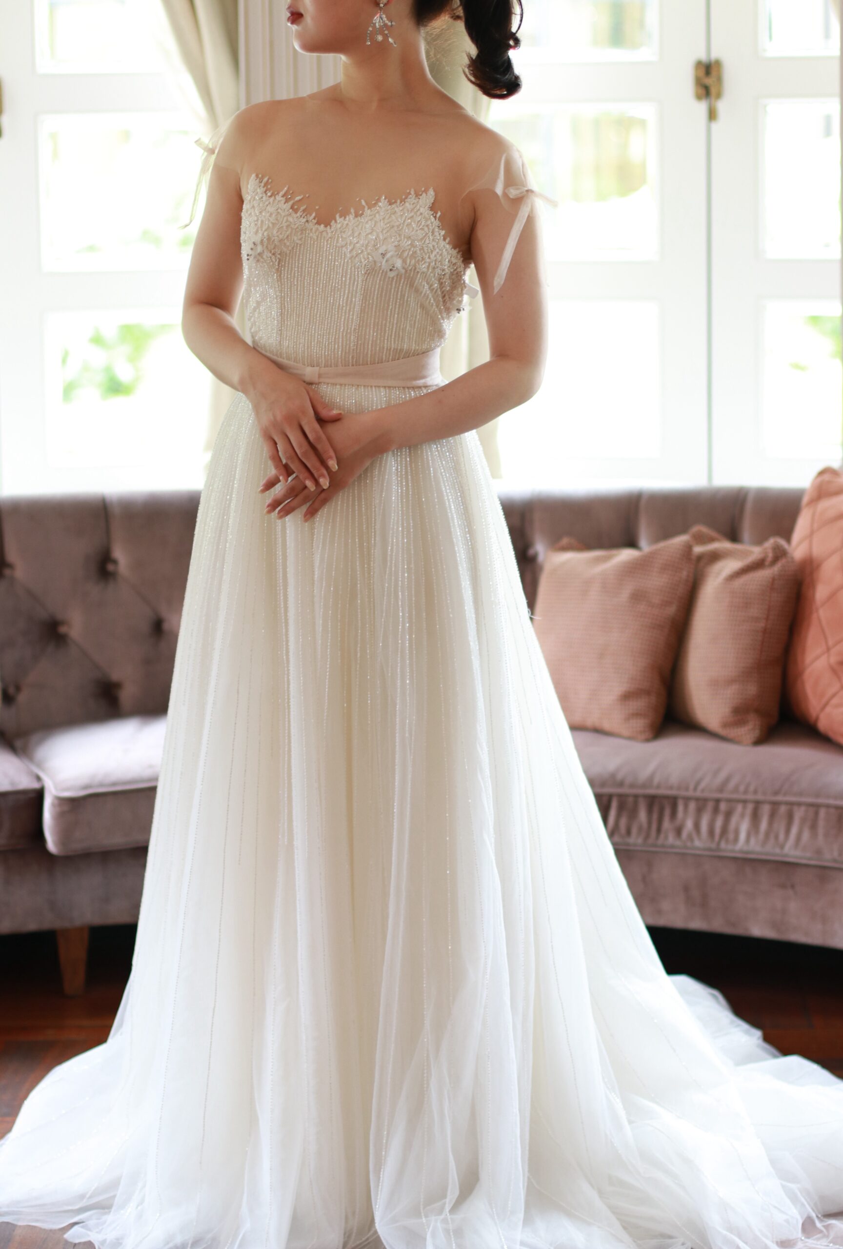 東京・表参道エリアの結婚式会場赤坂プリンスクラシックハウスで前撮りをされる花嫁におすすめのリズマルチネスのウェディングドレスを最新のスタイリングとともにご紹介いたします