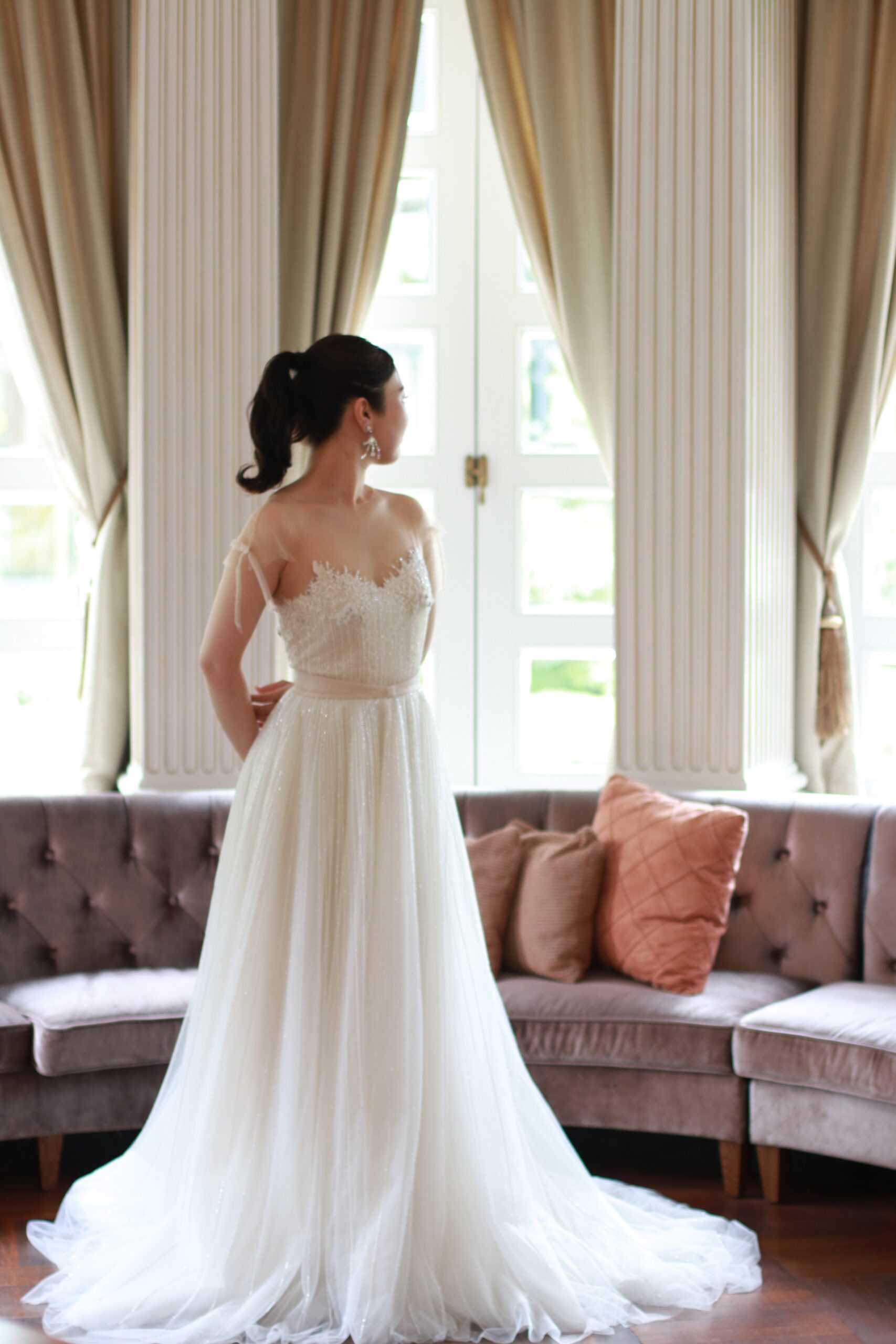 赤坂プリンスクラシックハウスで前撮りをされる花嫁におすすめの前撮りのウェディングドレスをドレスショップTHE TREAT DRESSING ADDITION店ザトリートドレッシングアディション店よりご紹介します