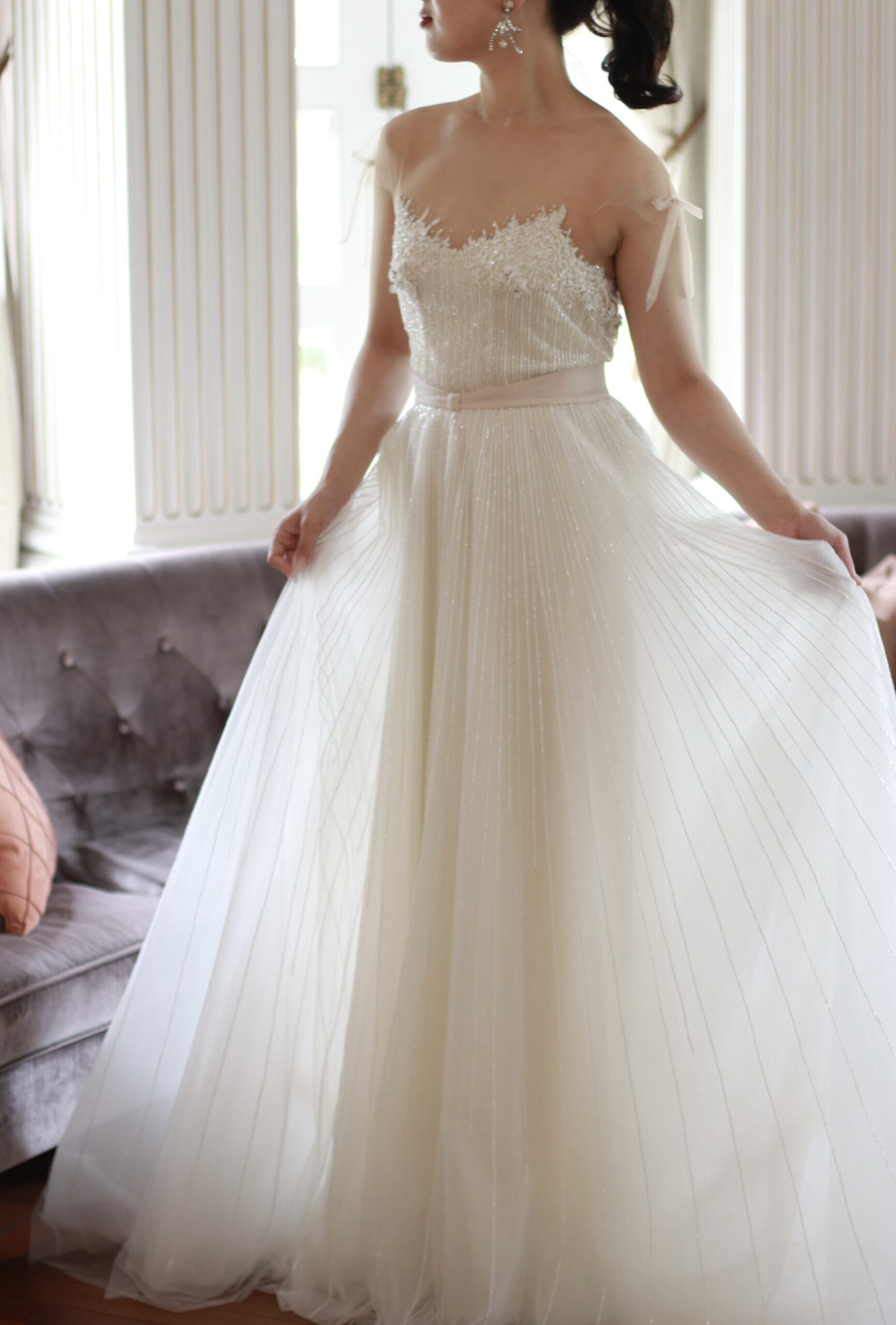 東京・表参道エリアの結婚式会場赤坂プリンスクラシックハウスで前撮りをされる花嫁におすすめのリズマルチネスのウェディングドレスを最新のスタイリングとともにご紹介いたします