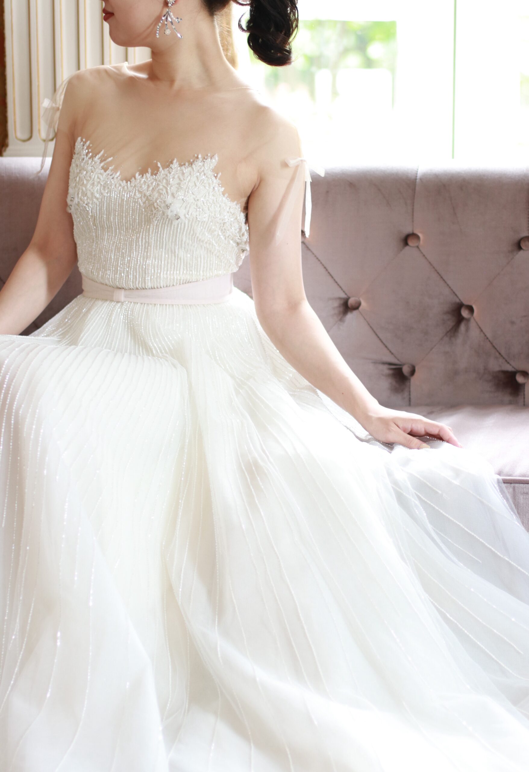 東京・表参道エリアにあるウェディングドレスのセレクトドレスショップであるトリートドレッシングアディション店より中東発のブランドLIZ MARTINEZのウェディングドレスを赤坂プリンスクラシックの空間とともにご紹介します