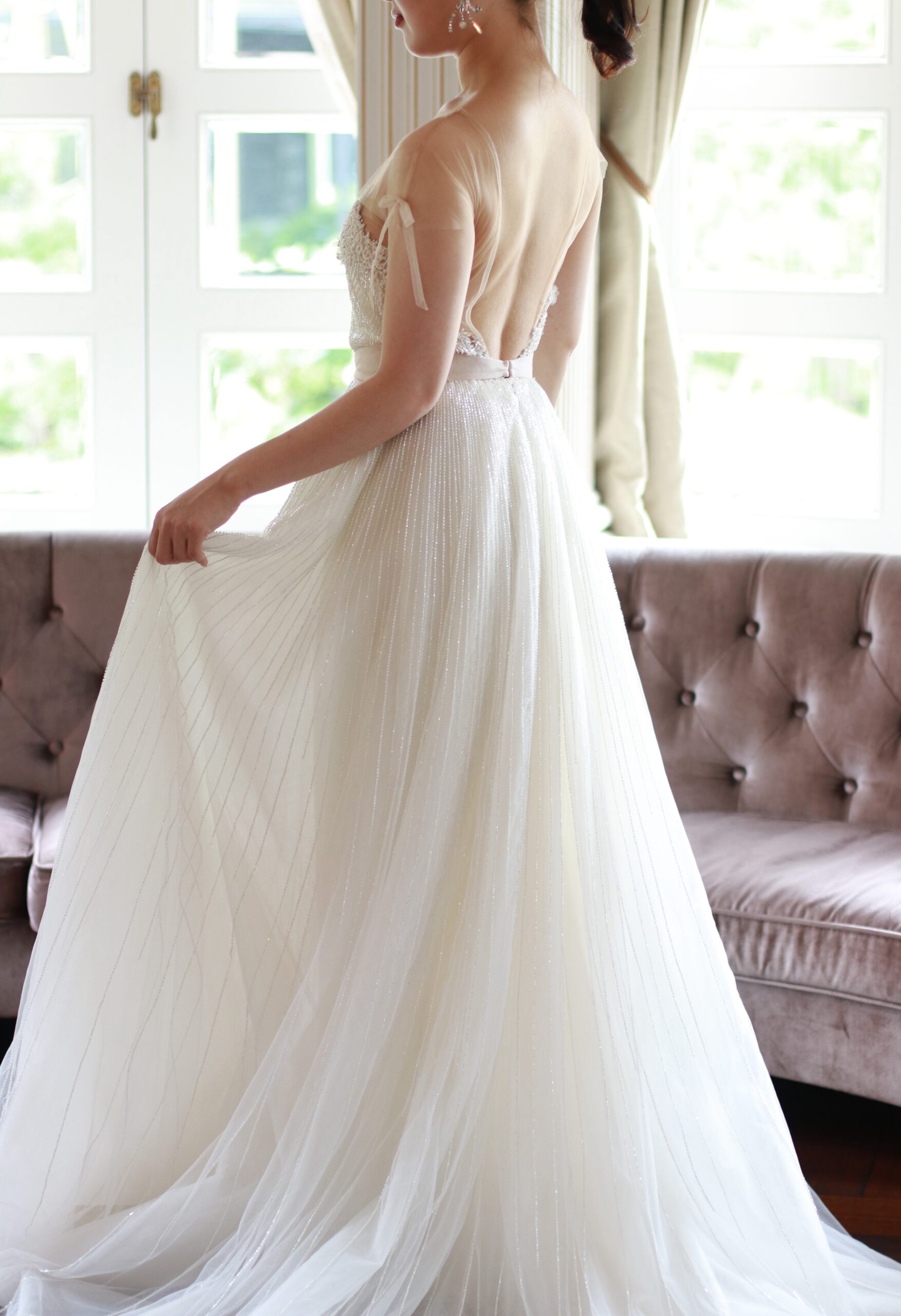 トリートと提携している赤坂プリンスクラシックハウスで前撮りをされる花嫁におすすめの前撮りのウェディングドレスをリズマルチネスのウェディングドレスのスタイリングと共にご提案させていただきます