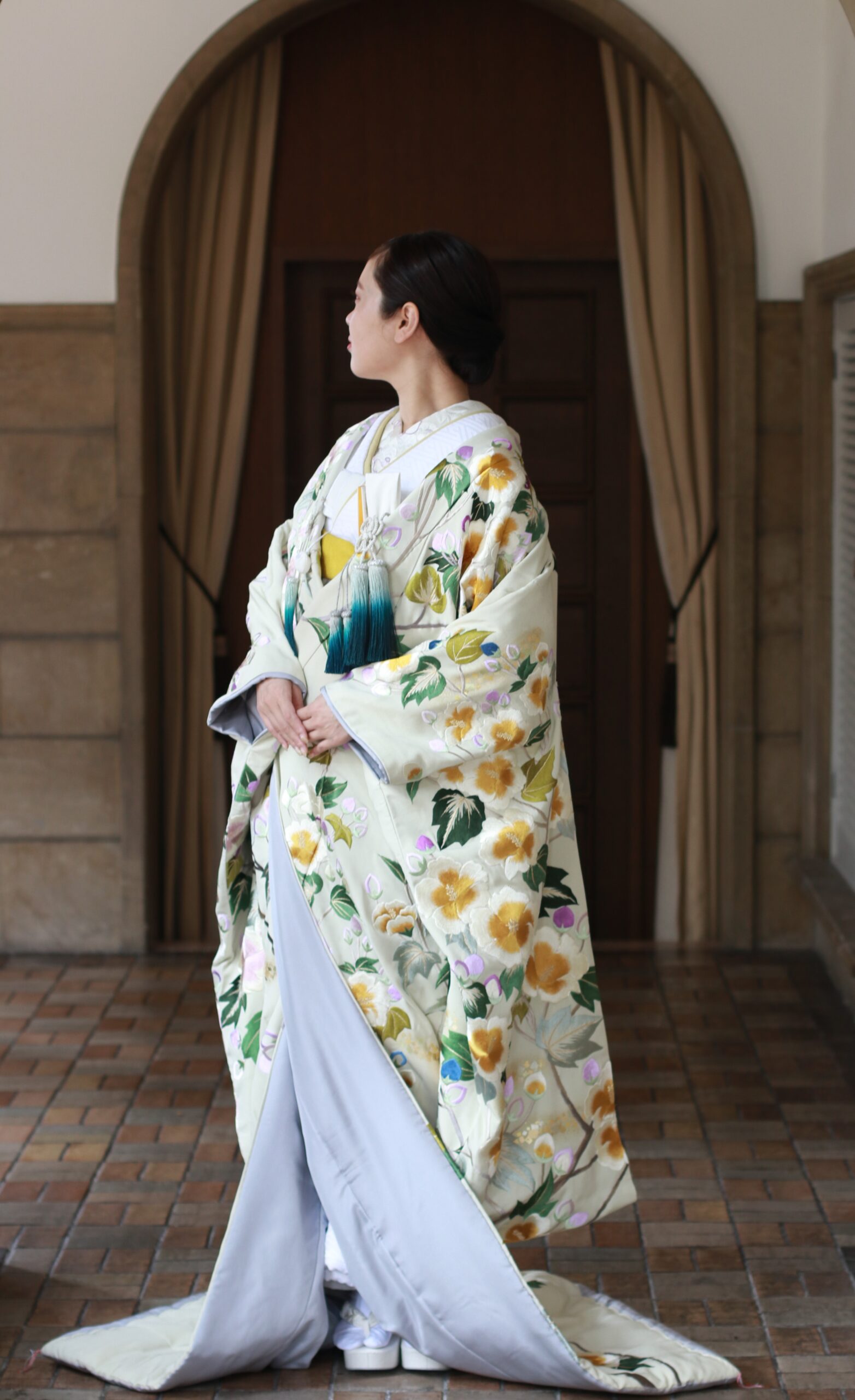 東京・赤坂プリンスクラシックハウスの結婚式におすすめの黄緑も桃色の新作色打掛をTHETREATDRESSINGアディション店よりご紹介します