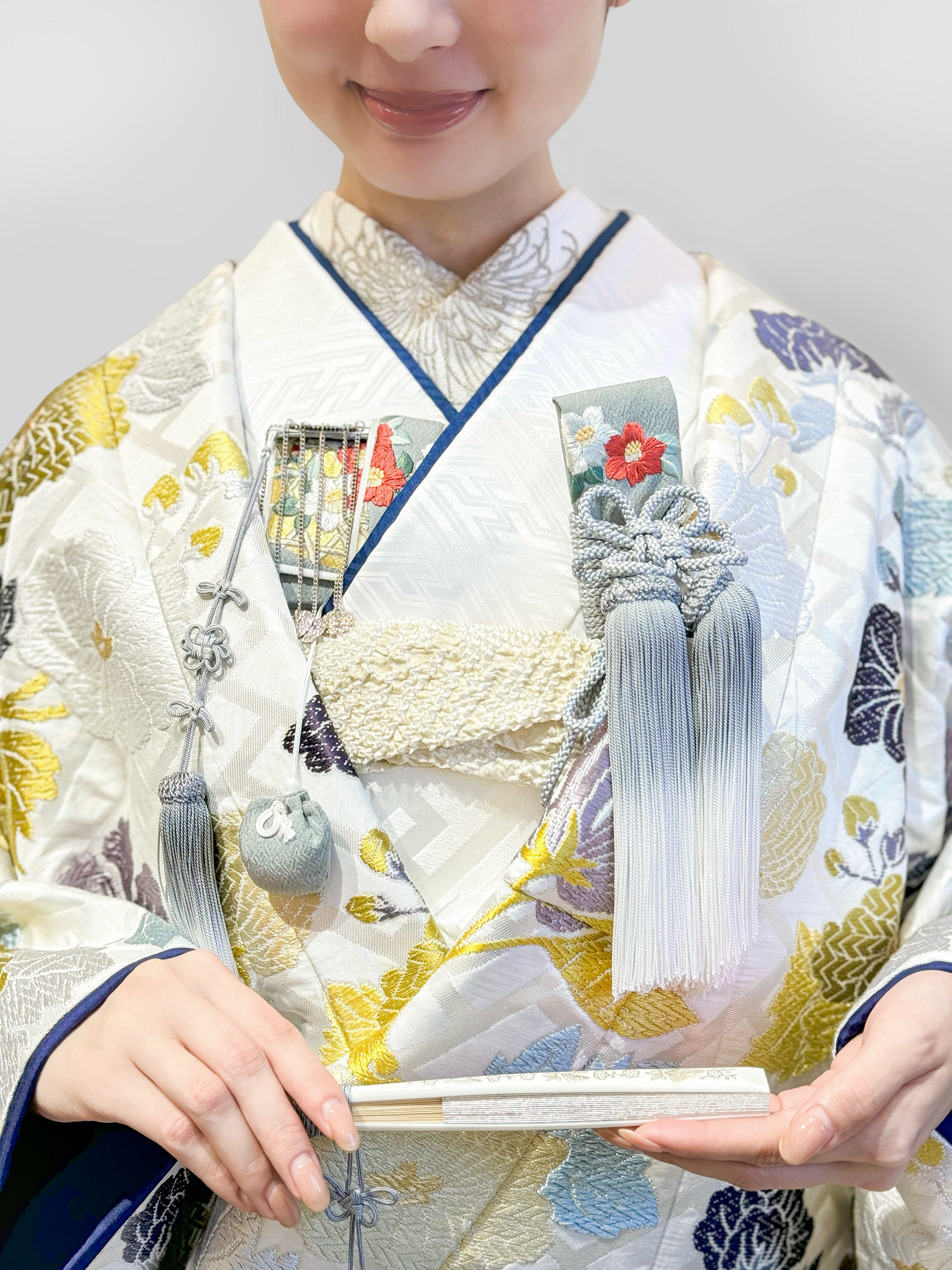 ザ トリート ドレッシンング神戸店が夏〜冬に神戸エリアにて結婚式を挙げる花嫁におすすめしたい、爽やかで上品な色打掛のコーディネートをご紹介いたします