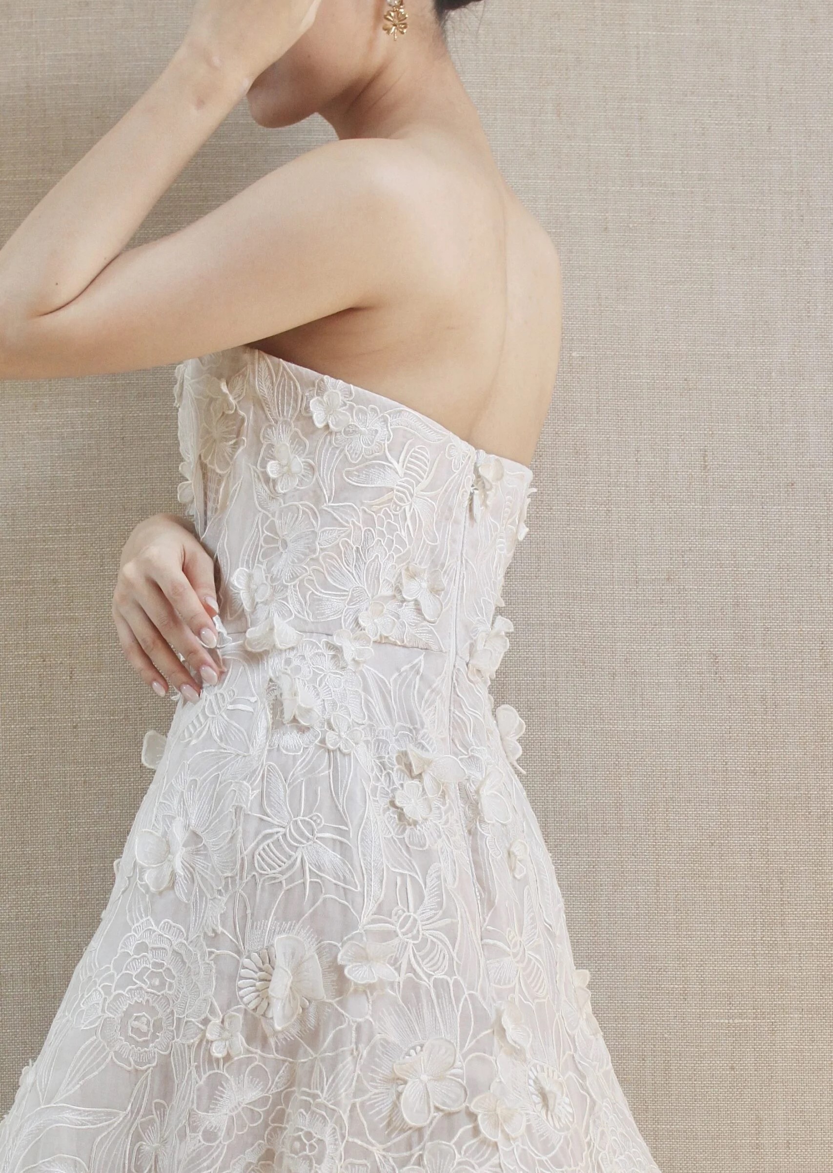 ザトリートドレッシングで人気のレースが優美なオスカー デ ラ レンタのAラインのウェディングドレスです