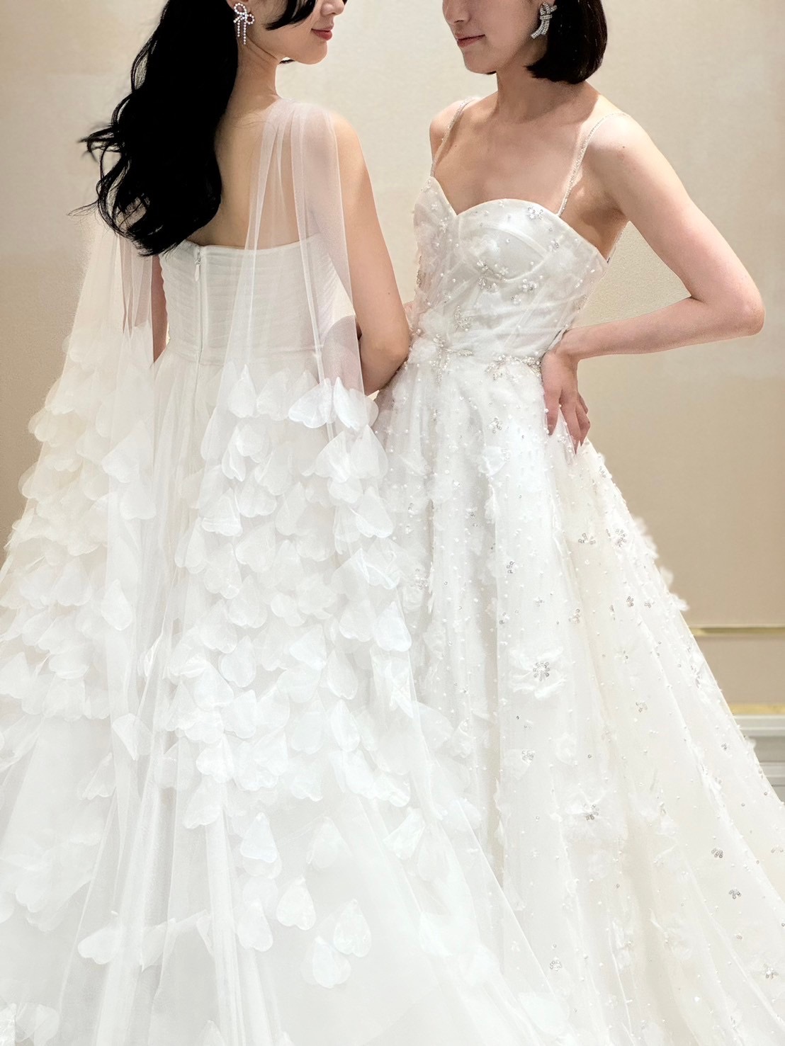 ザ トリート ドレッシング 大阪店よりご紹介する華やかかつ繊細なビーディングや軽やかで透明感の溢れる新作ウェディングドレス