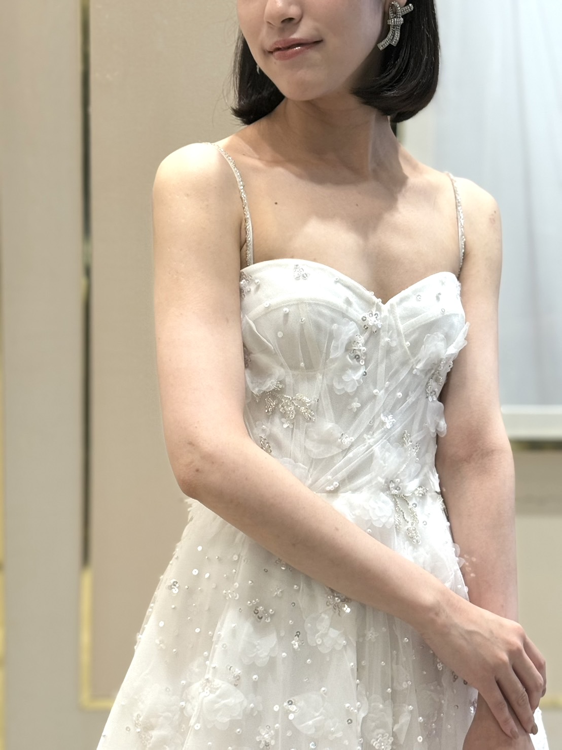 ナチュラルな会場やパーティーにおすすめしたいウェディングドレス