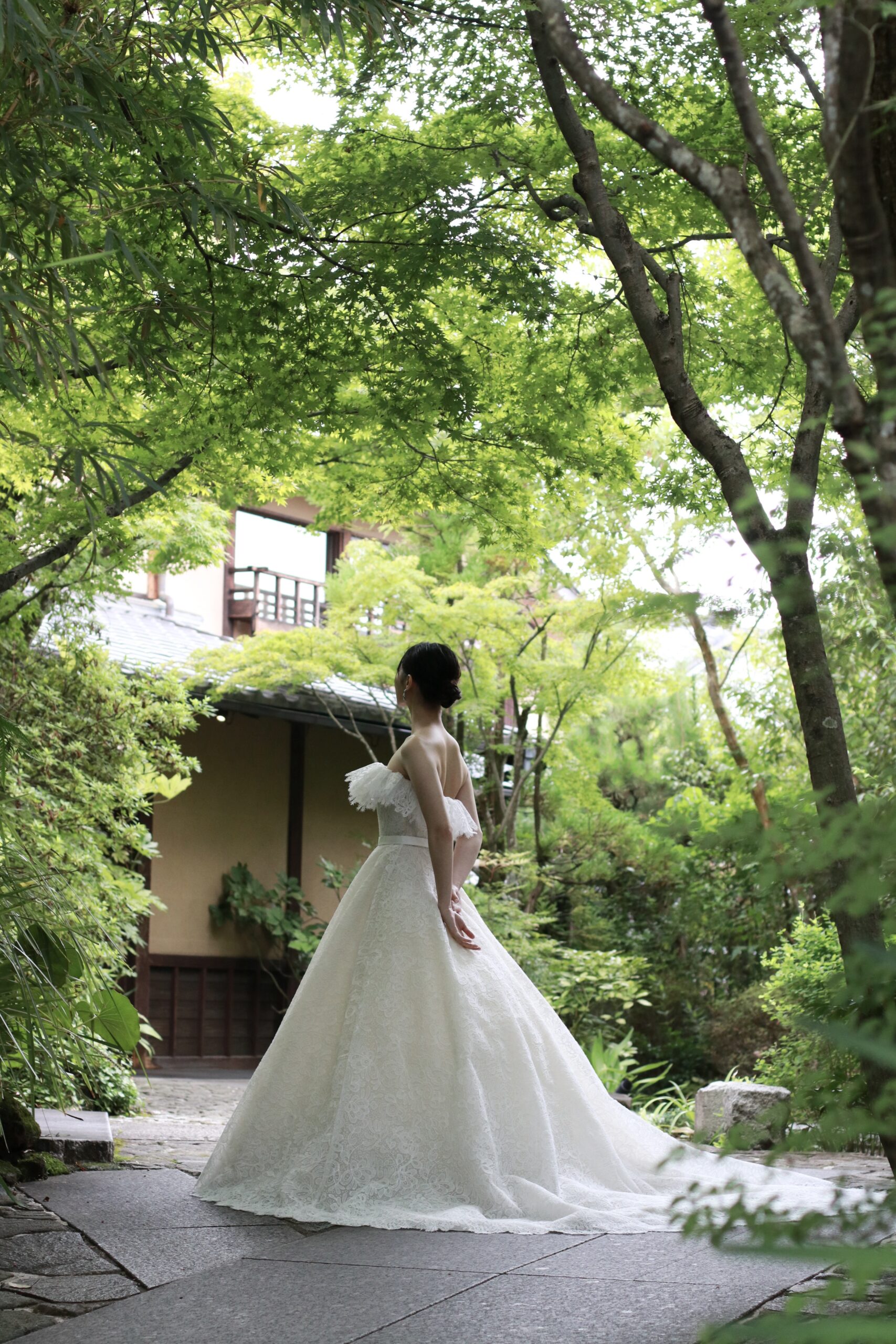 ザソウドウ東山京都の庭園に上質なマクラメレースのデザインがマッチします