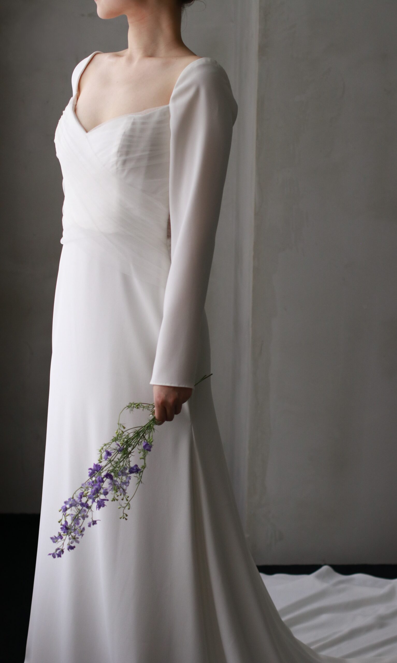 ザトリートドレッシングではマーメイドラインだけでなくスレンダーラインのシルエットのウェディングドレスもセレクトしており東京の花嫁におすすめのインポートのウェディングドレスをお取り扱いしています