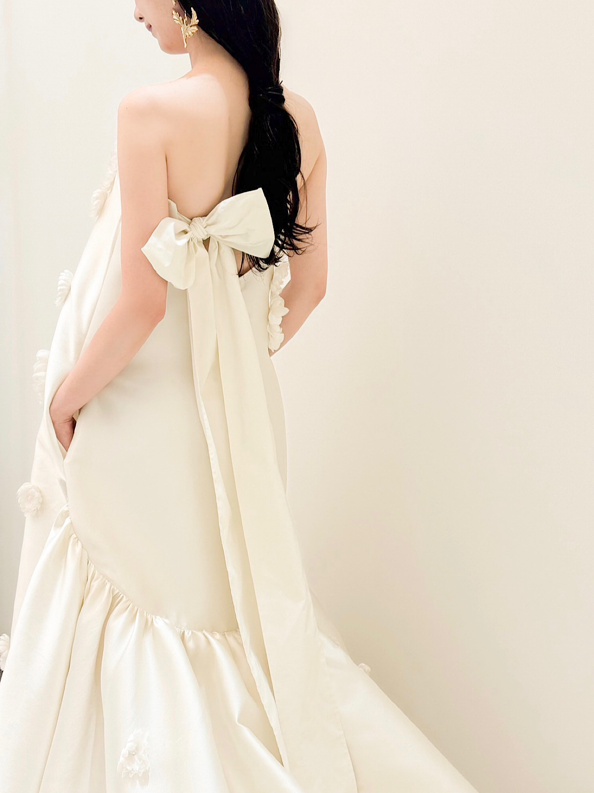 オリエンタルホテル神戸やSOLA KOBEなど感度の高い神戸の花嫁におすすめの新作ウェディングドレスを紹介いたします