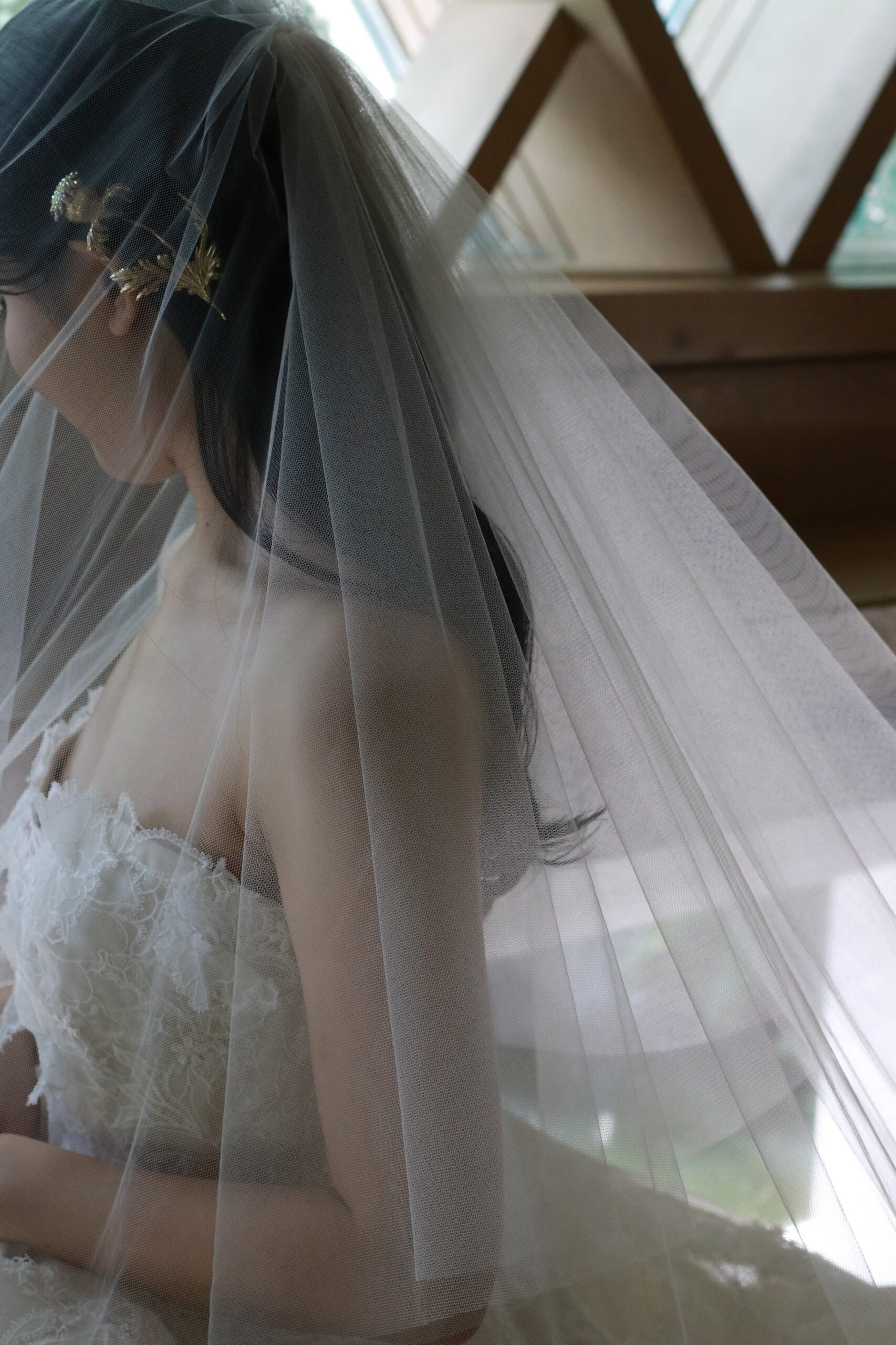 ザガーデンオリエンタル大阪のチャペルにてベールを被った透明感たっぷりの花嫁