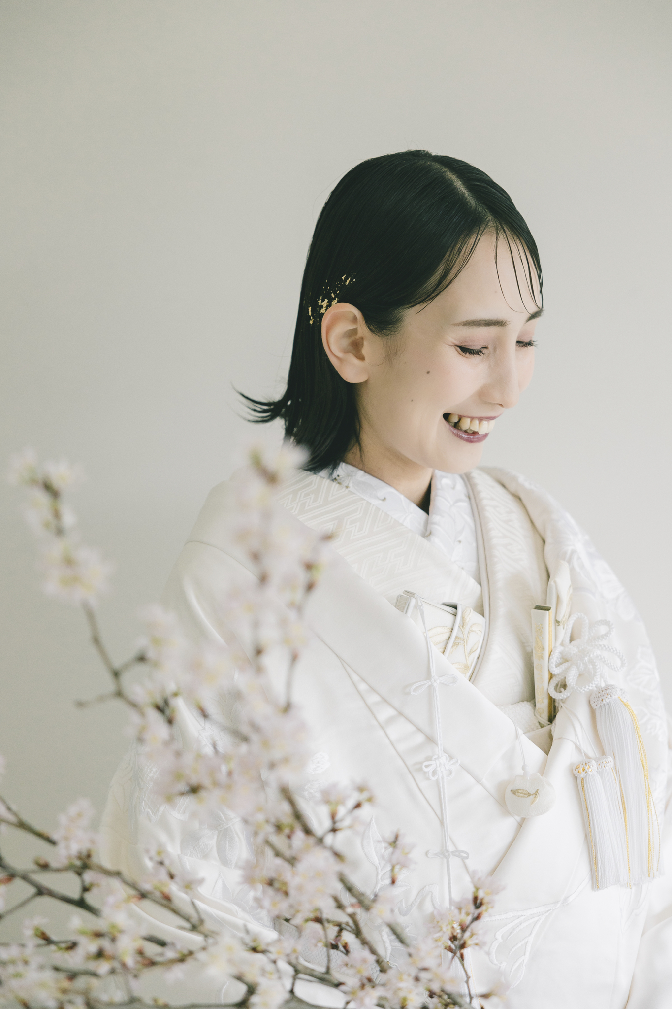 ザトリートドレッシングよりおすすめする白無垢に金糸刺繍が施された和装小物のコーディネートのご紹介