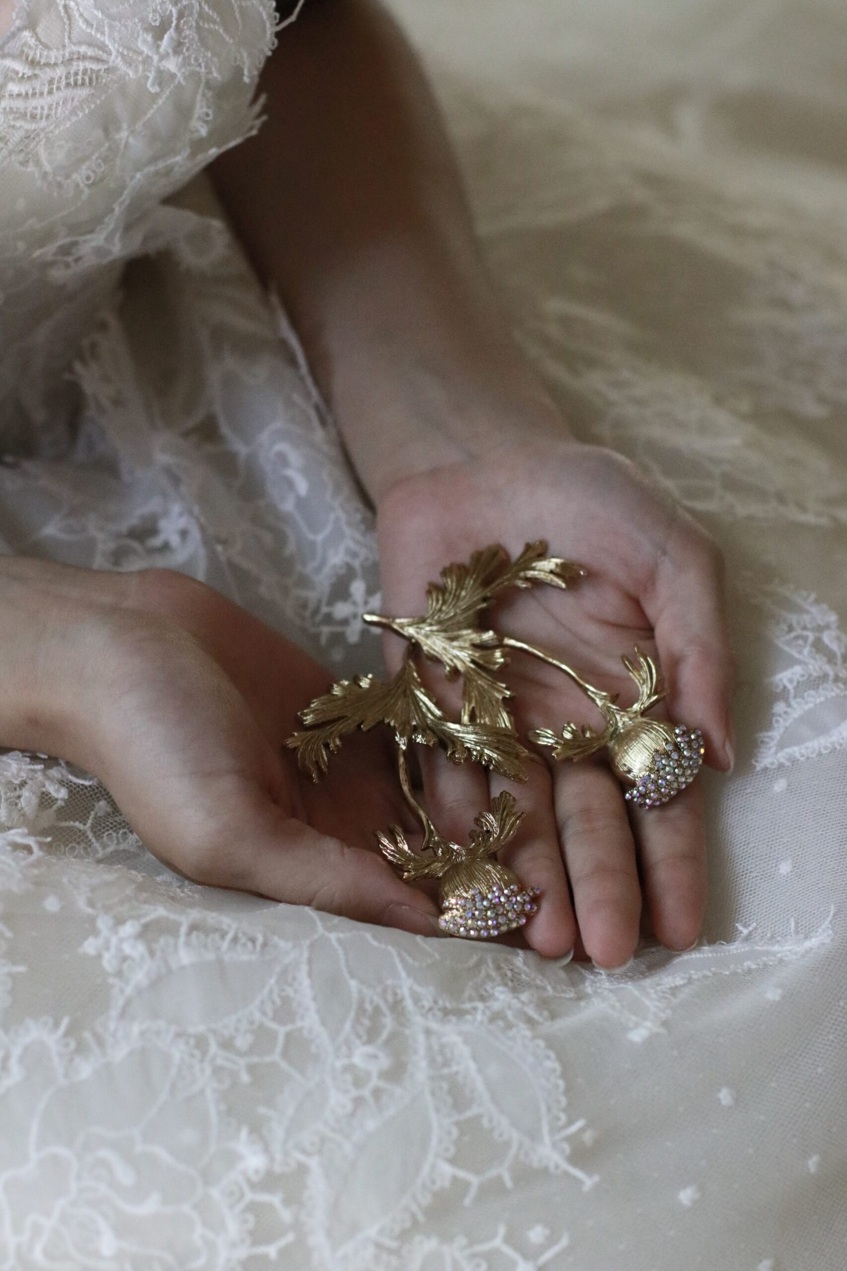 トリートドレッシング大阪店でお取り扱いをしているオスカーデラレンタの大ぶりでお洒落なアクセサリー