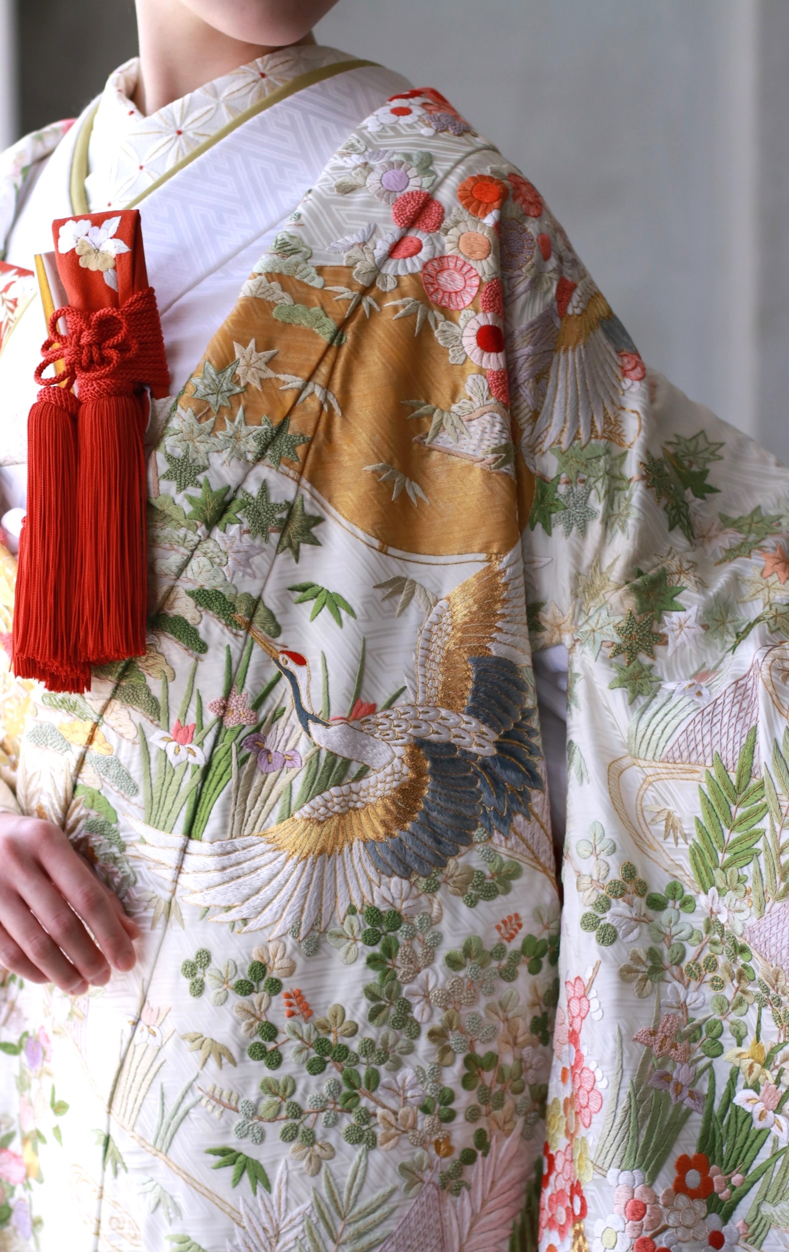 日本の伝統衣裳である和装のなかでもザトリートドレッシングアディション店がおすすめしたい色打掛をご紹介いたします