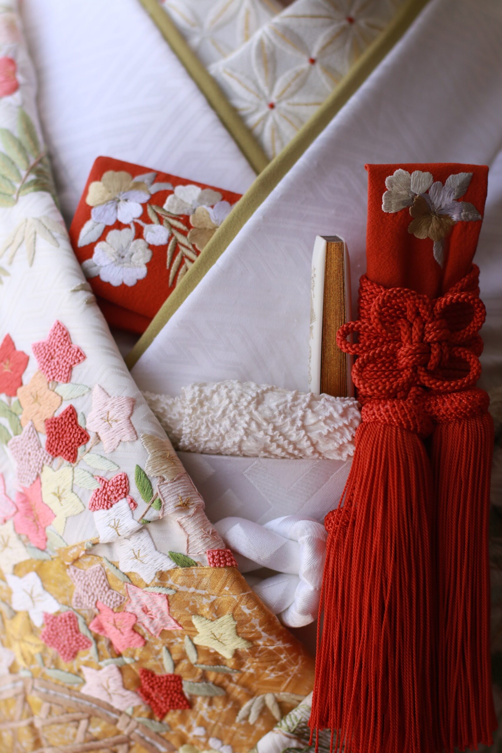 ザトリートドレッシングアディション店では花嫁一人ひとりが持つ個性や想いを、最大限に表現していただけるよう、和装の小物にもこだわりを持ってセレクトしています